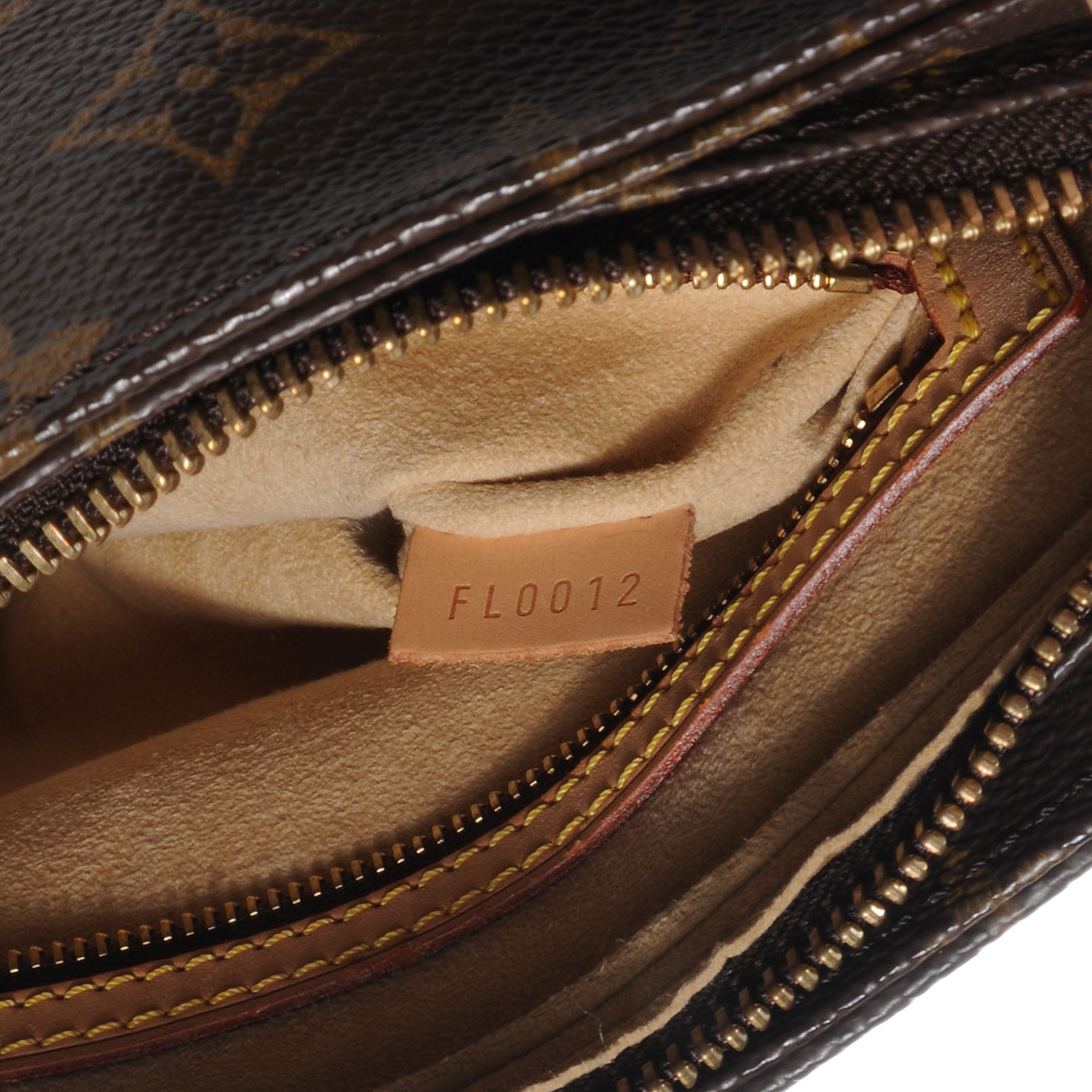 Louis Vuitton Monogram Looping MM 8 of 8