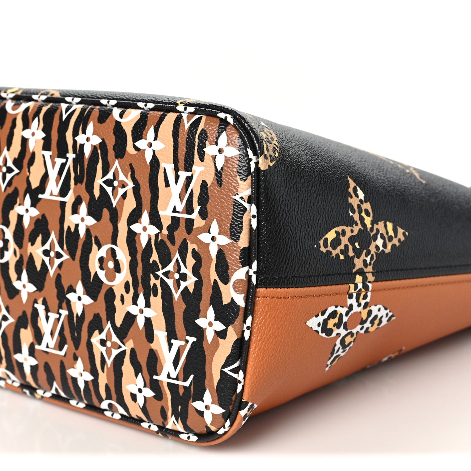 Louis Vuitton Monogram Giant Jungle Neverfull MM Black 10 of 10