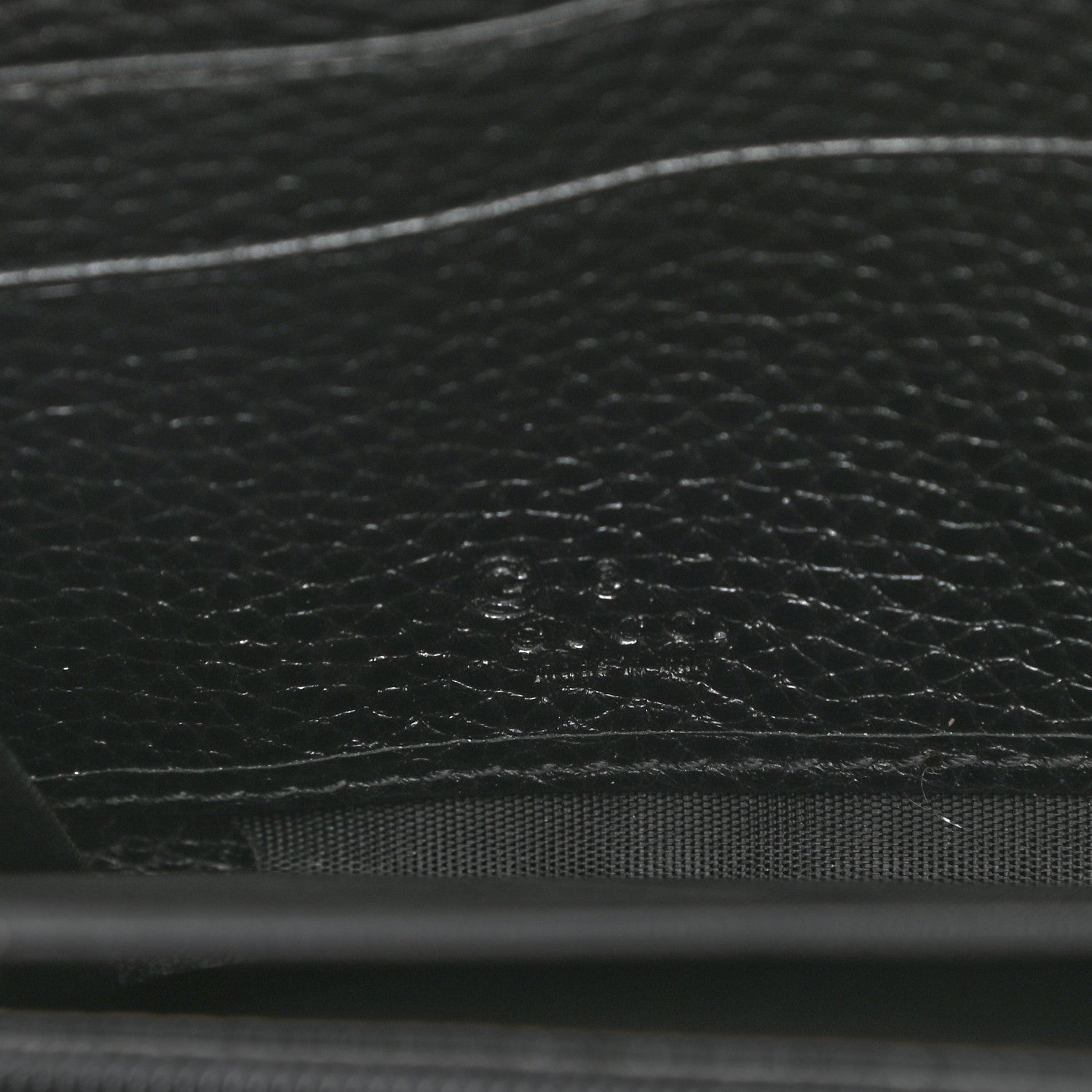 Gucci Pebbled Calfskin Soho Zip Around Wallet Black 6 of 9