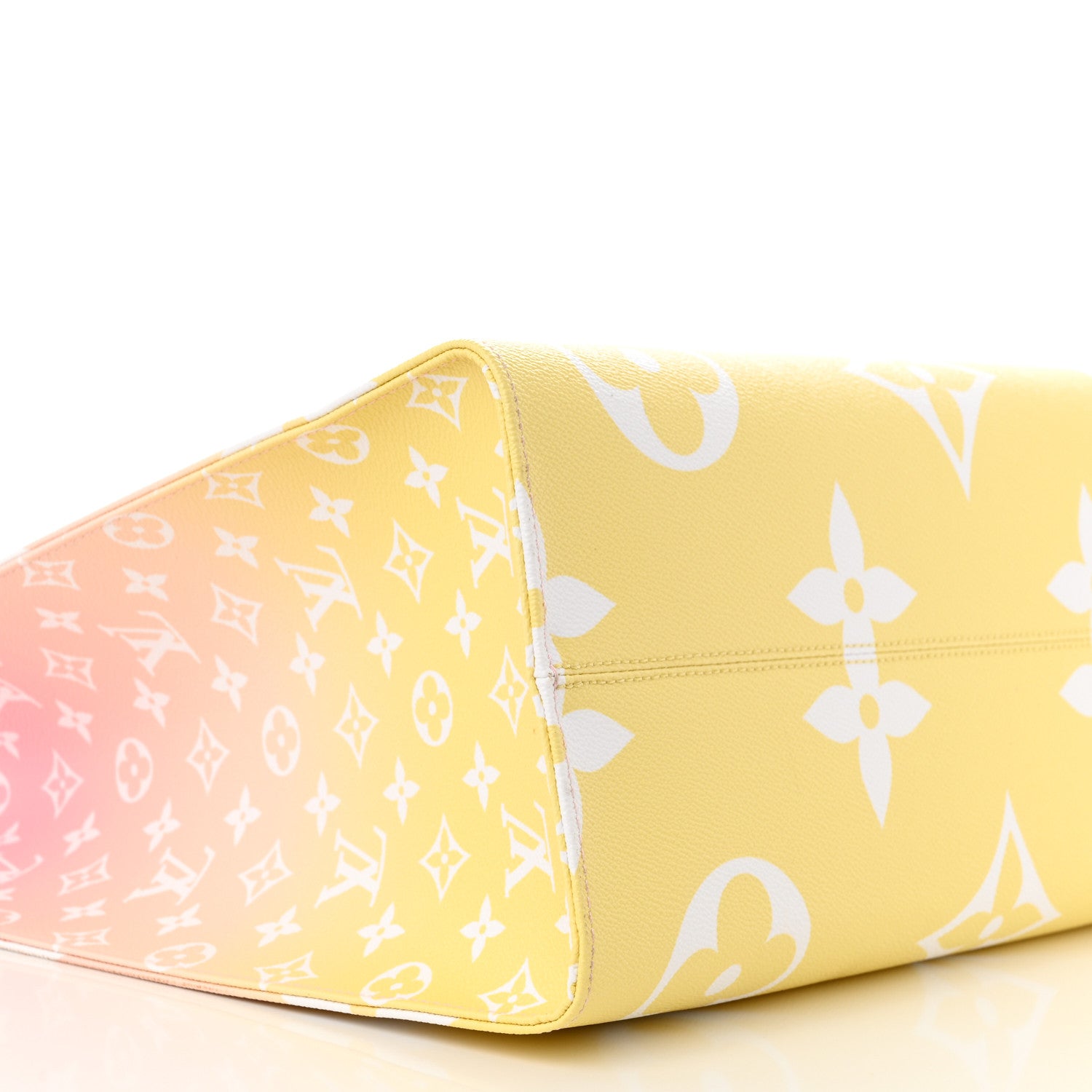 Louis Vuitton Monogram Giant By The Pool OnTheGo GM Light Pink 9 of 11