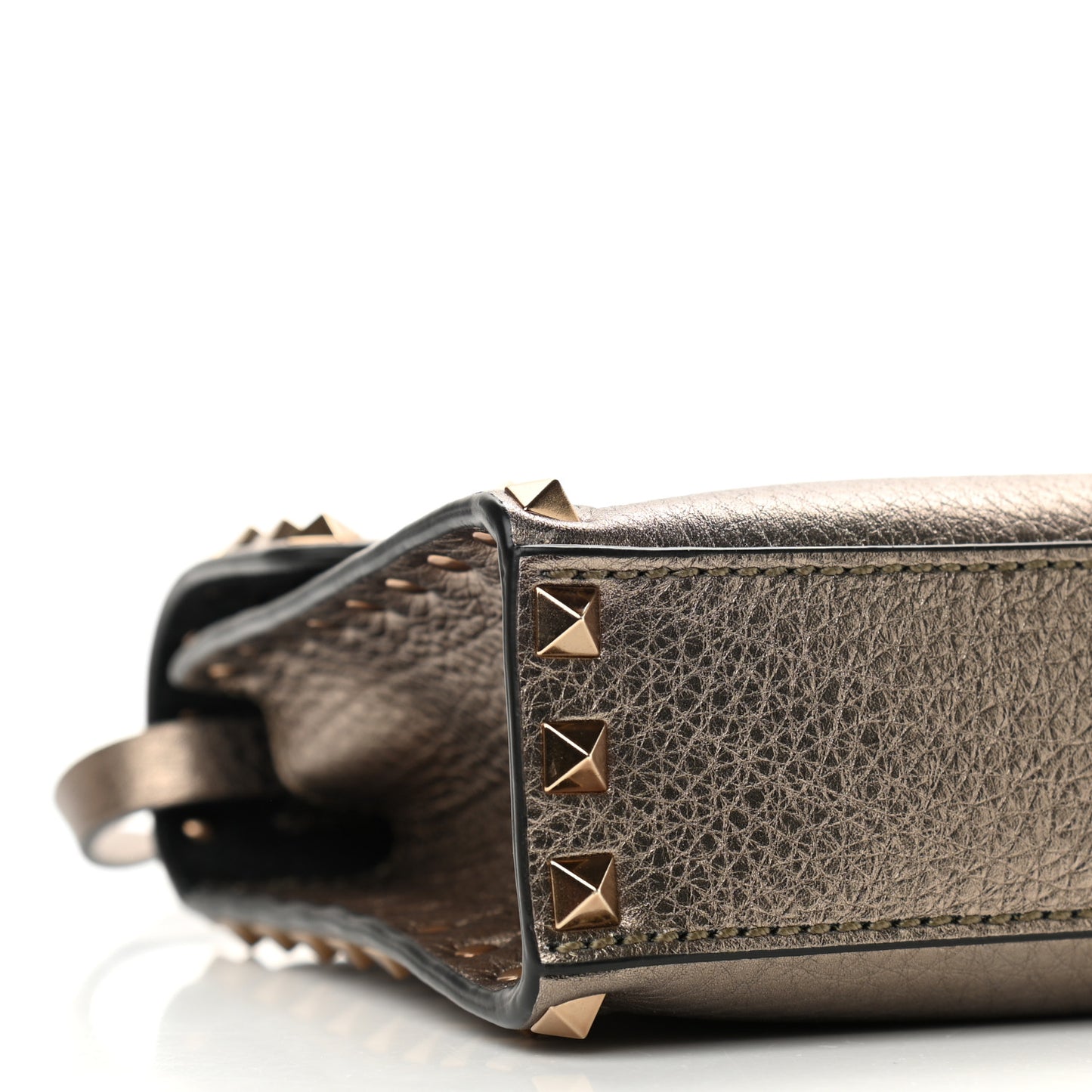 Metallic Pebbled Calfskin Medium Rockstud Flip Lock Crossbody Bag Sasso