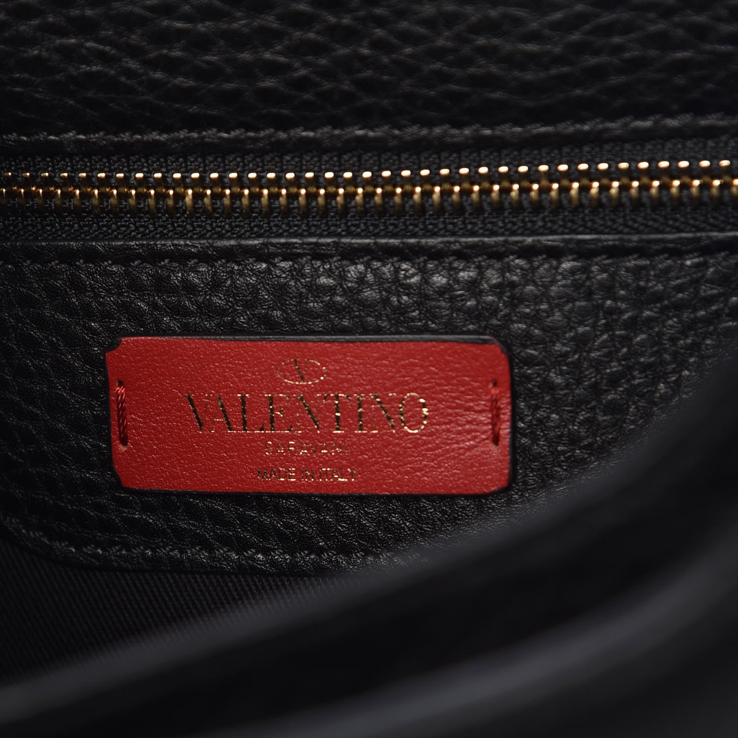 Valentino Garavani Pebbled Calfskin Joylock Flap Messenger Bag Black 6 of 9
