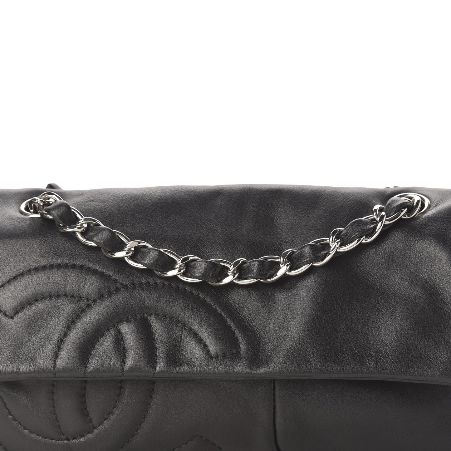 Calfskin Diagonal Ligne Medium Flap Black