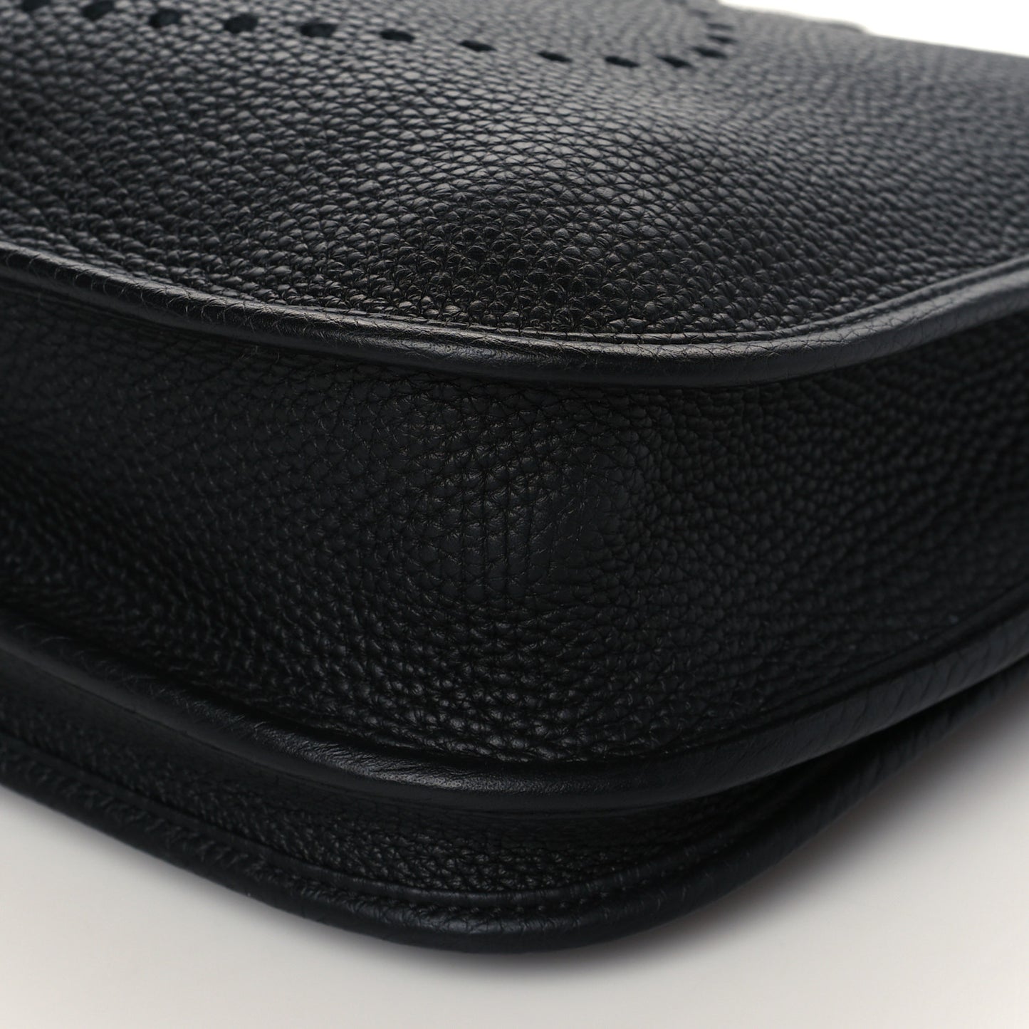 Taurillon Clemence Evelyne III PM Black