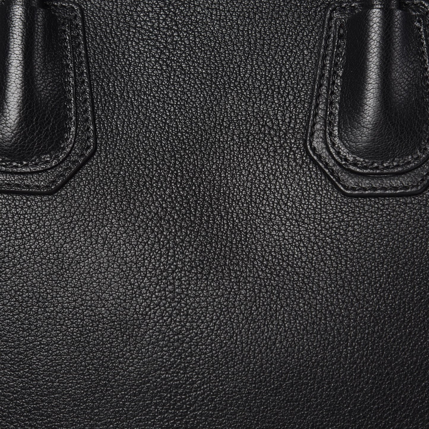 Sugar Goatskin Medium Antigona Black