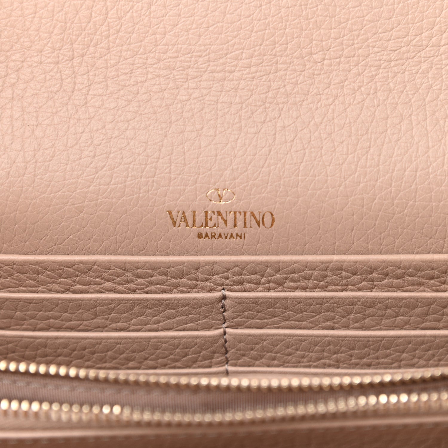 Valentino Garavani Pebbled Calfskin Rockstud Envelope Wallet on Chain Poudre 8 of 9