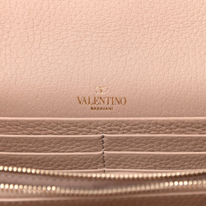 Valentino Garavani Pebbled Calfskin Rockstud Envelope Wallet on Chain Poudre 8 of 9