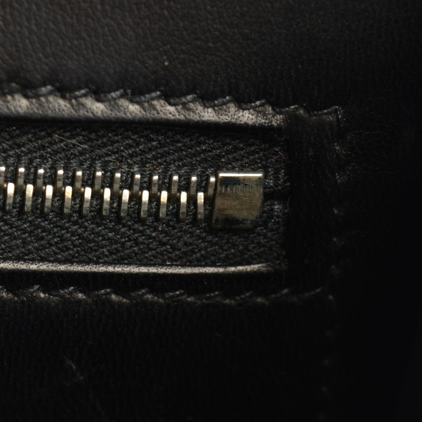 Box Constance 23 Black