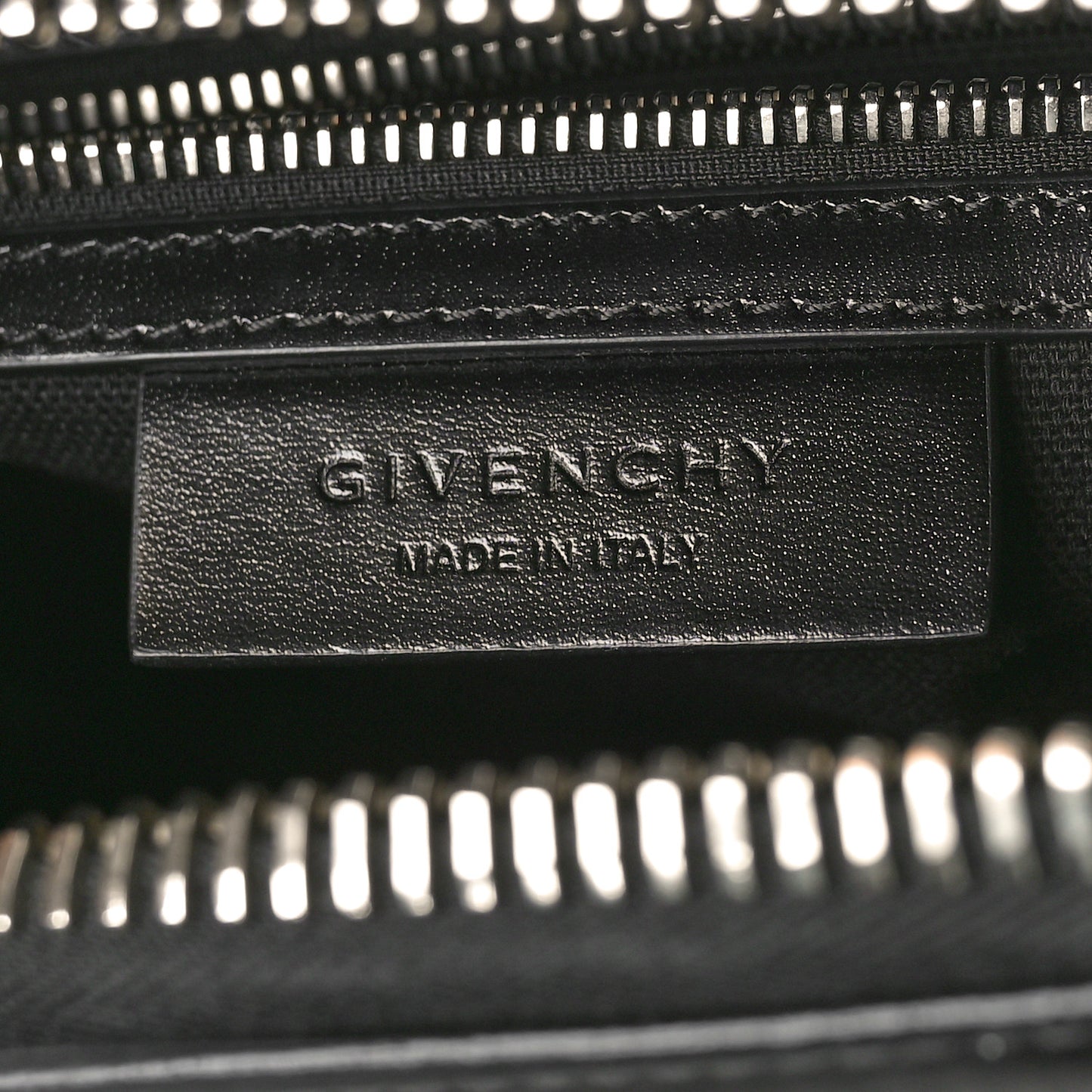 Shiny Lord Calfskin Small Antigona Black