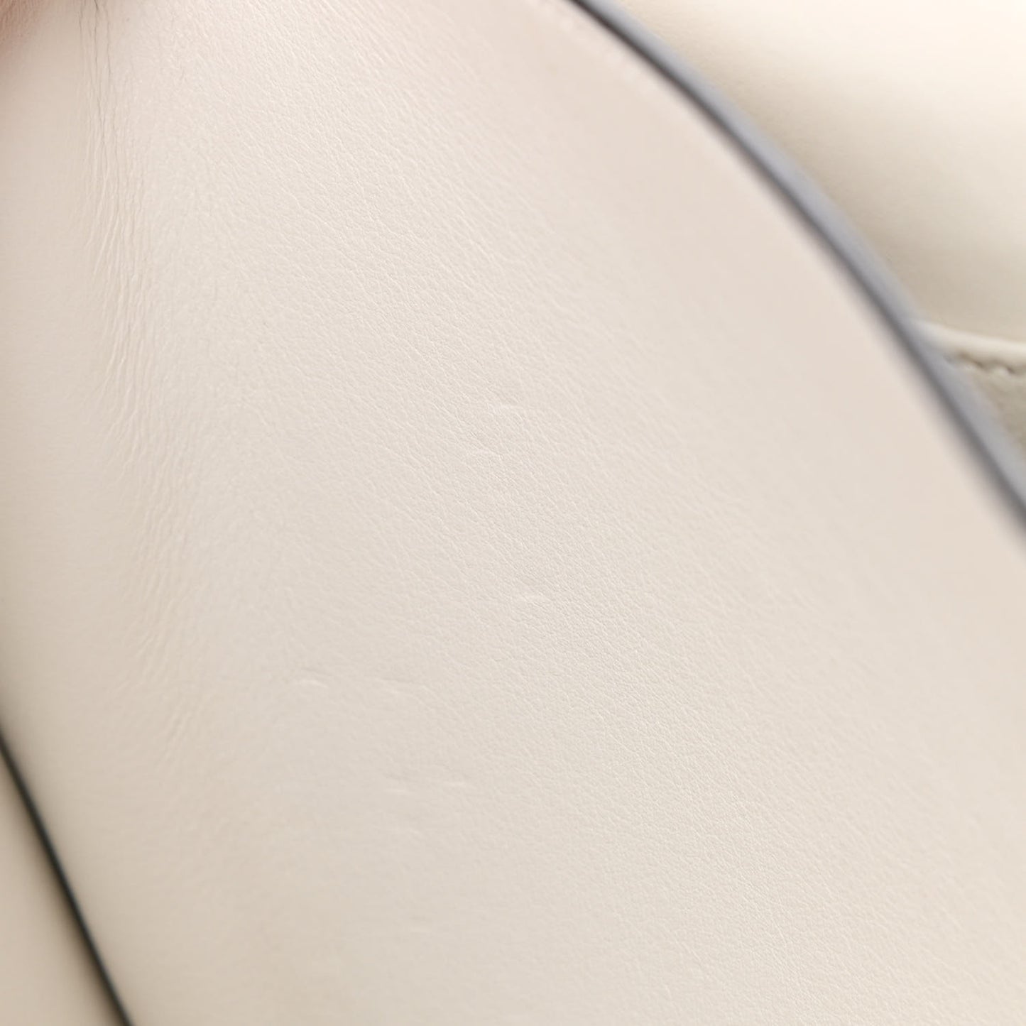 Spazzolato Calfskin Medium Classic Box Flap Bag White