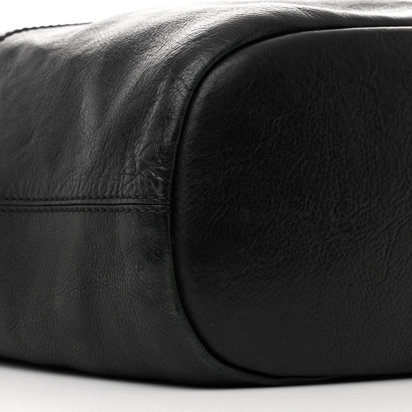Waxy Grained Calfskin Medium Nightingale Black