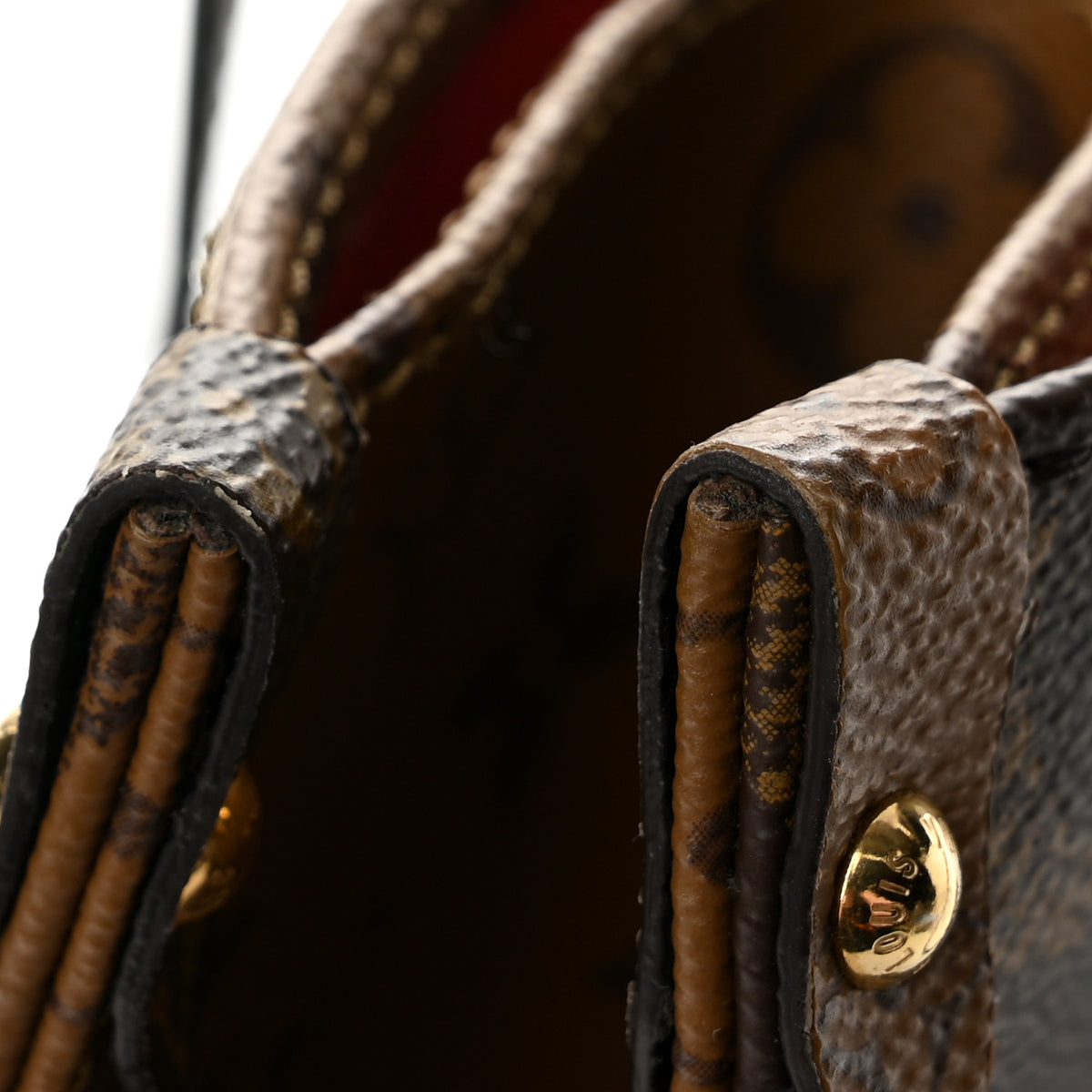 Reverse Monogram Giant Onthego MM