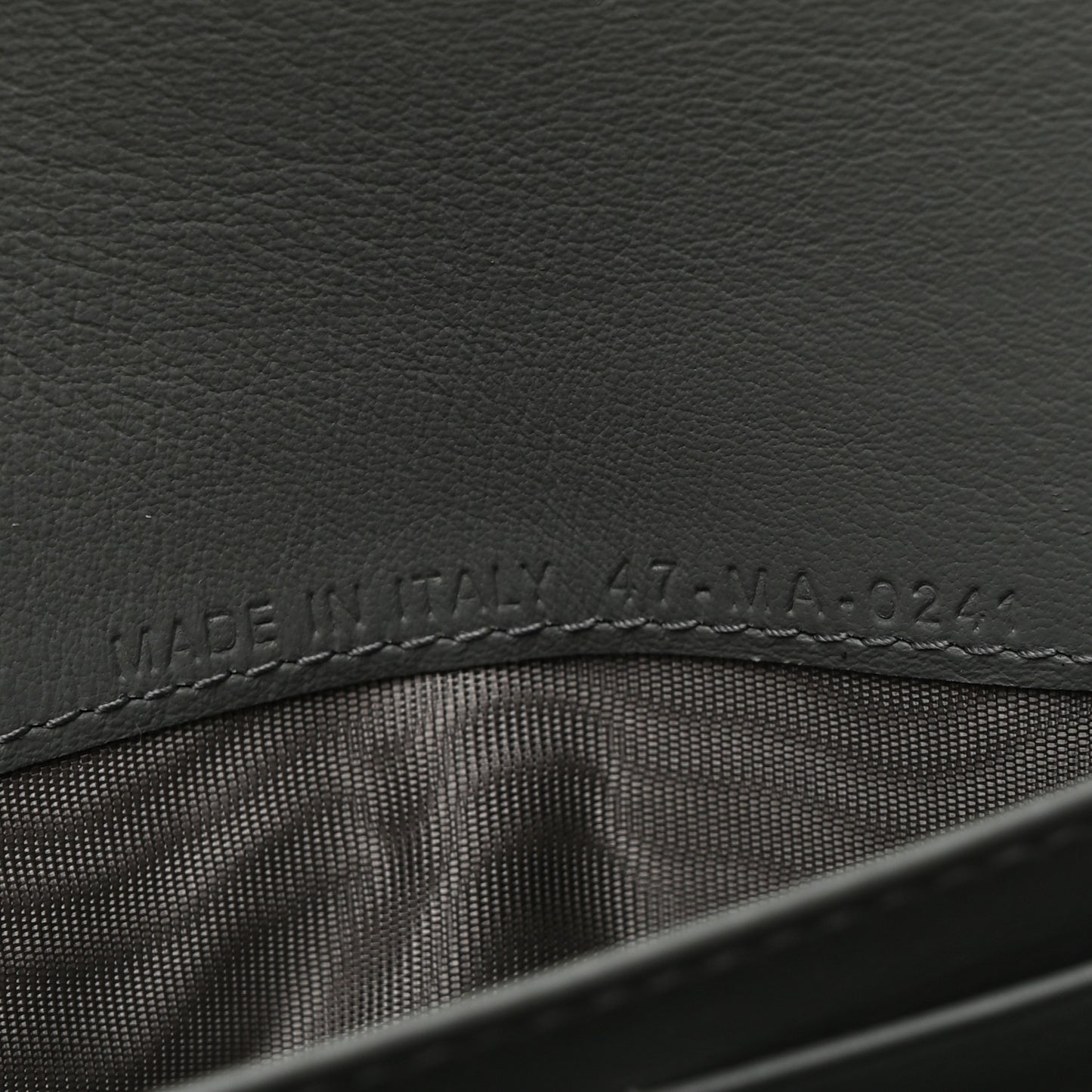 Oblique Saddle Chain Long Wallet Grey