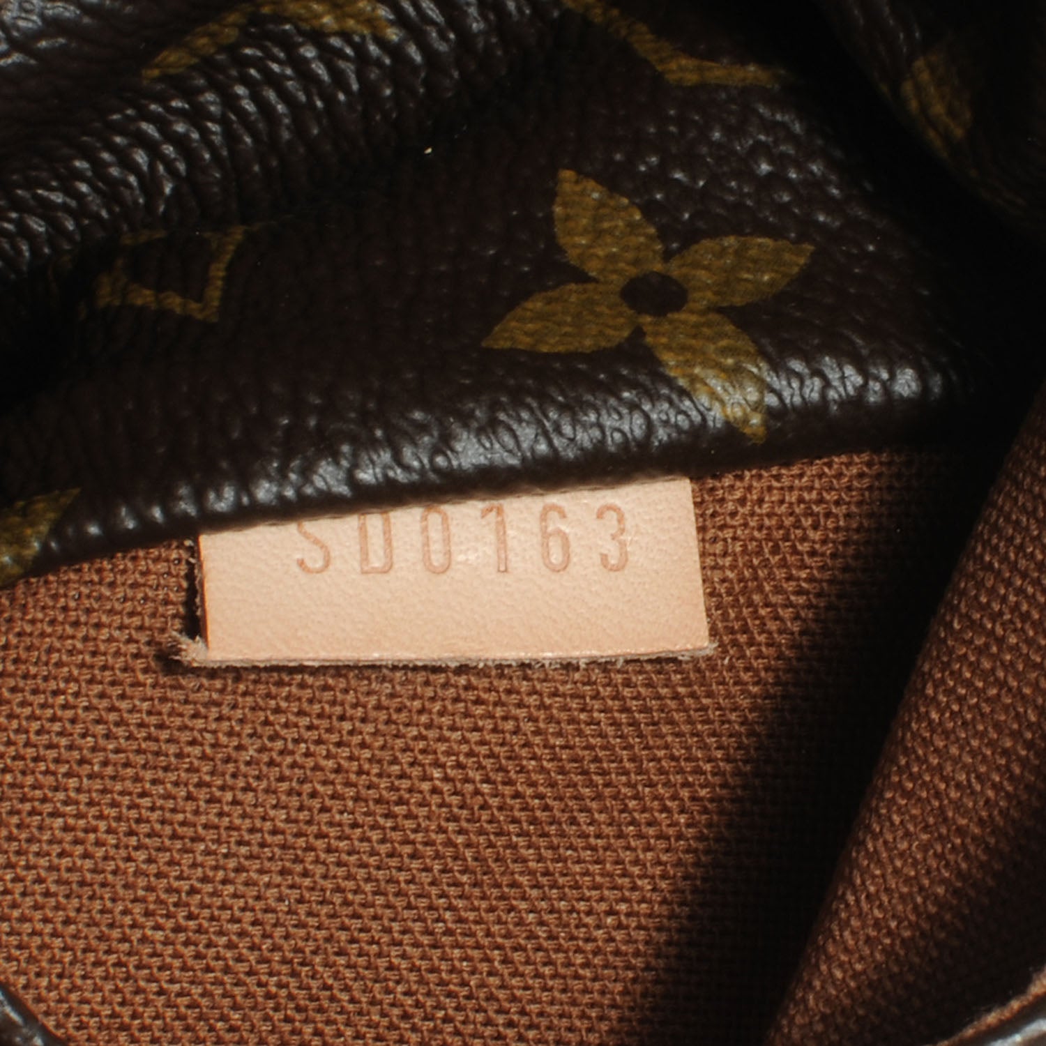 Louis Vuitton Monogram Totally MM 6 of 8