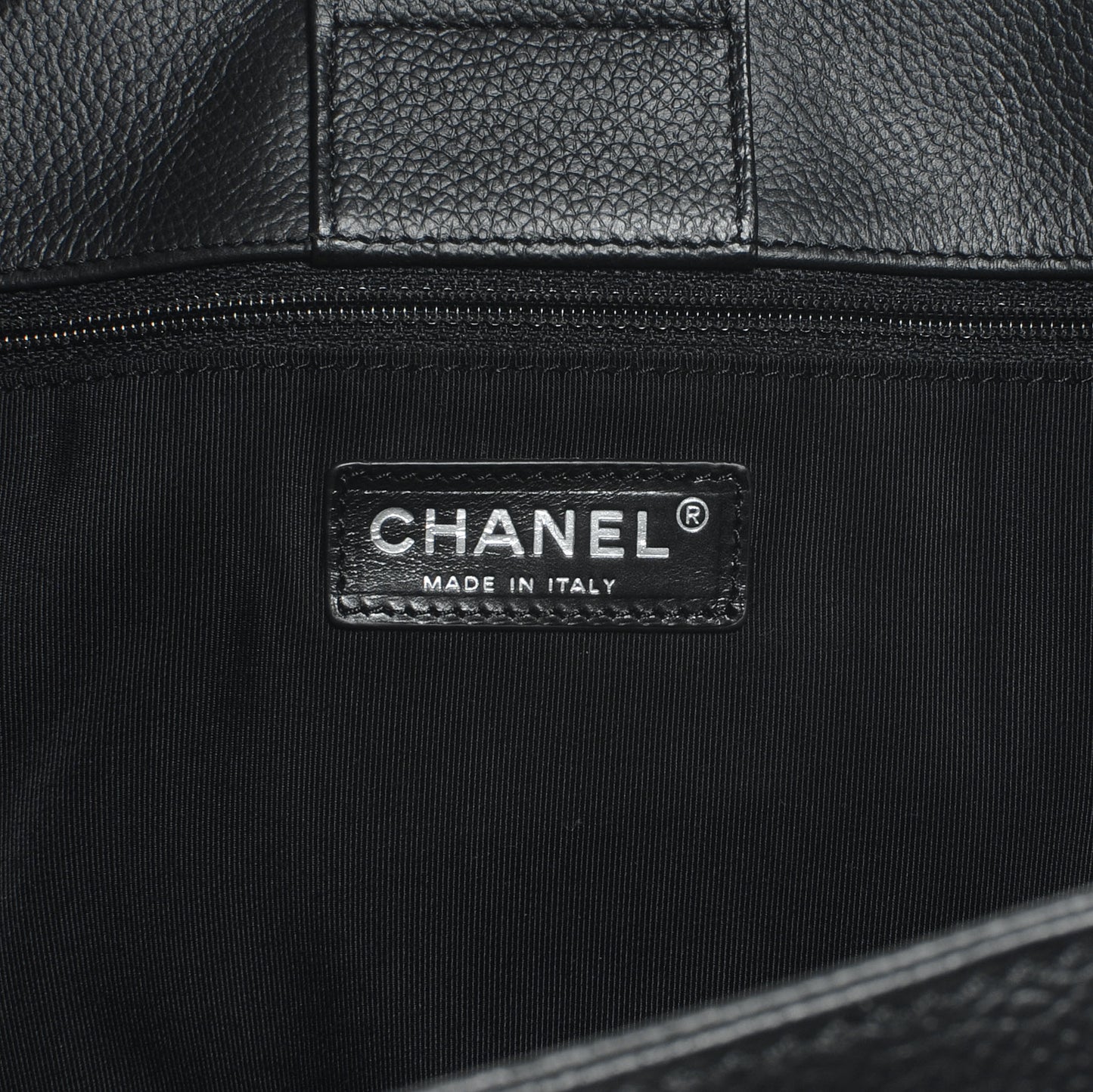 Calfskin XL Cerf Tote Black
