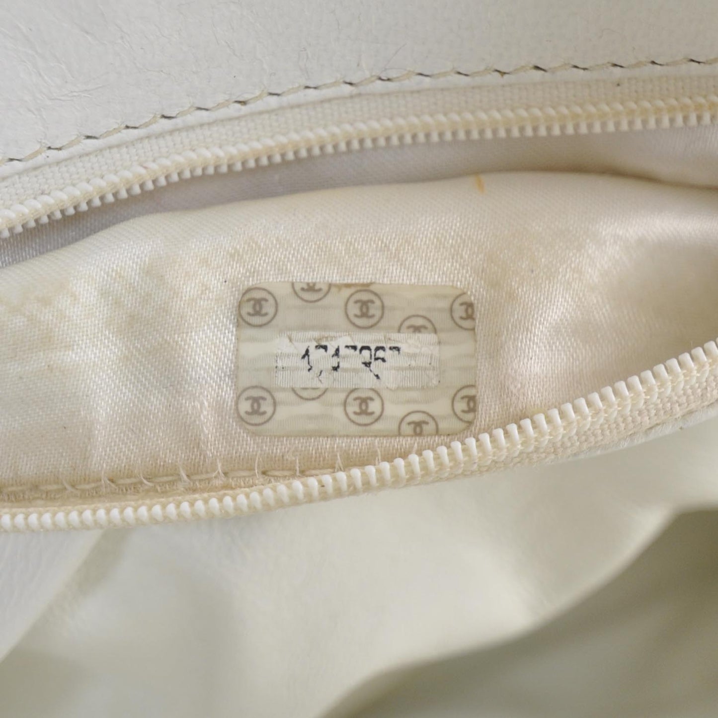 Caviar Quilted Shoulder Bag White