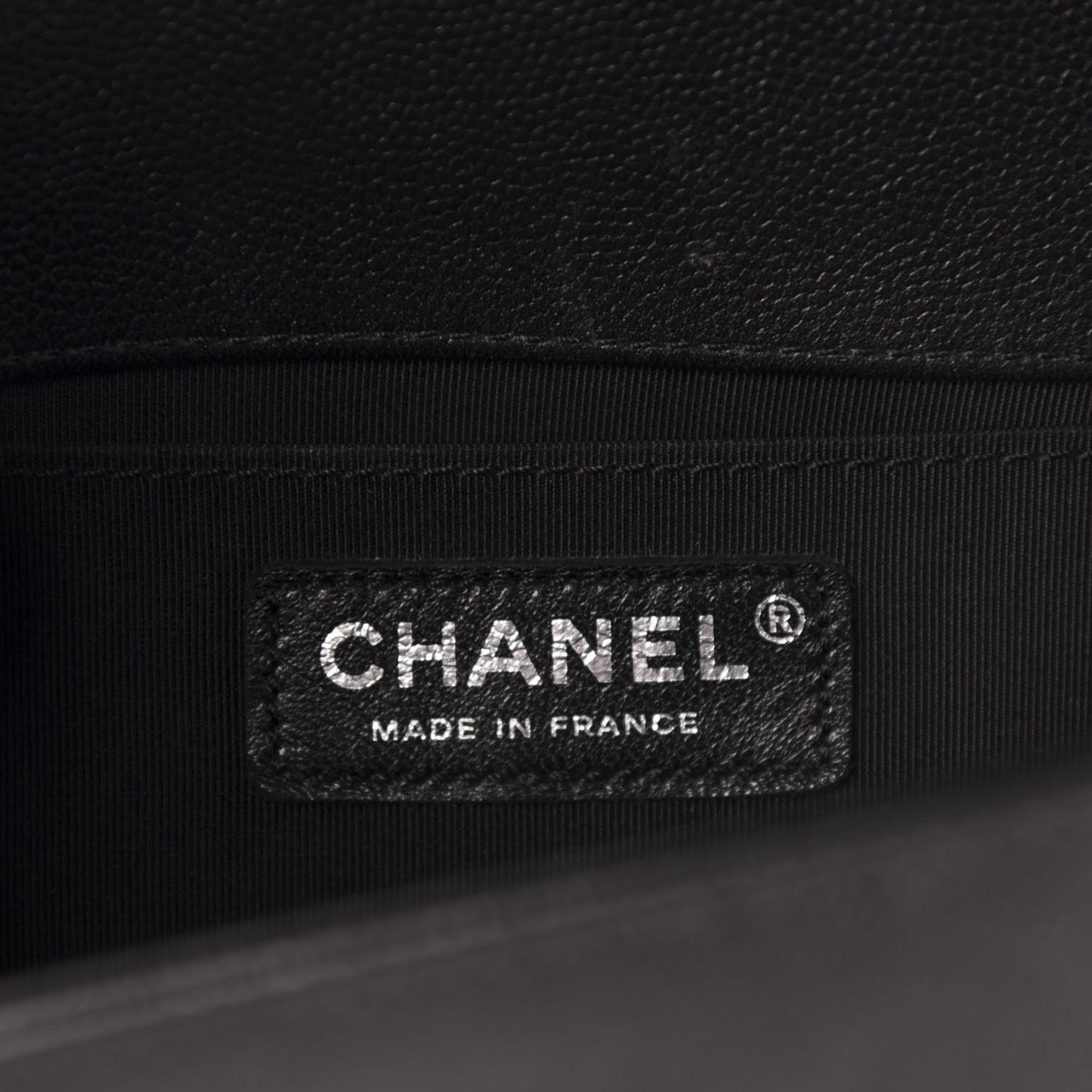 Caviar Quilted Medium Boy Flap So Black