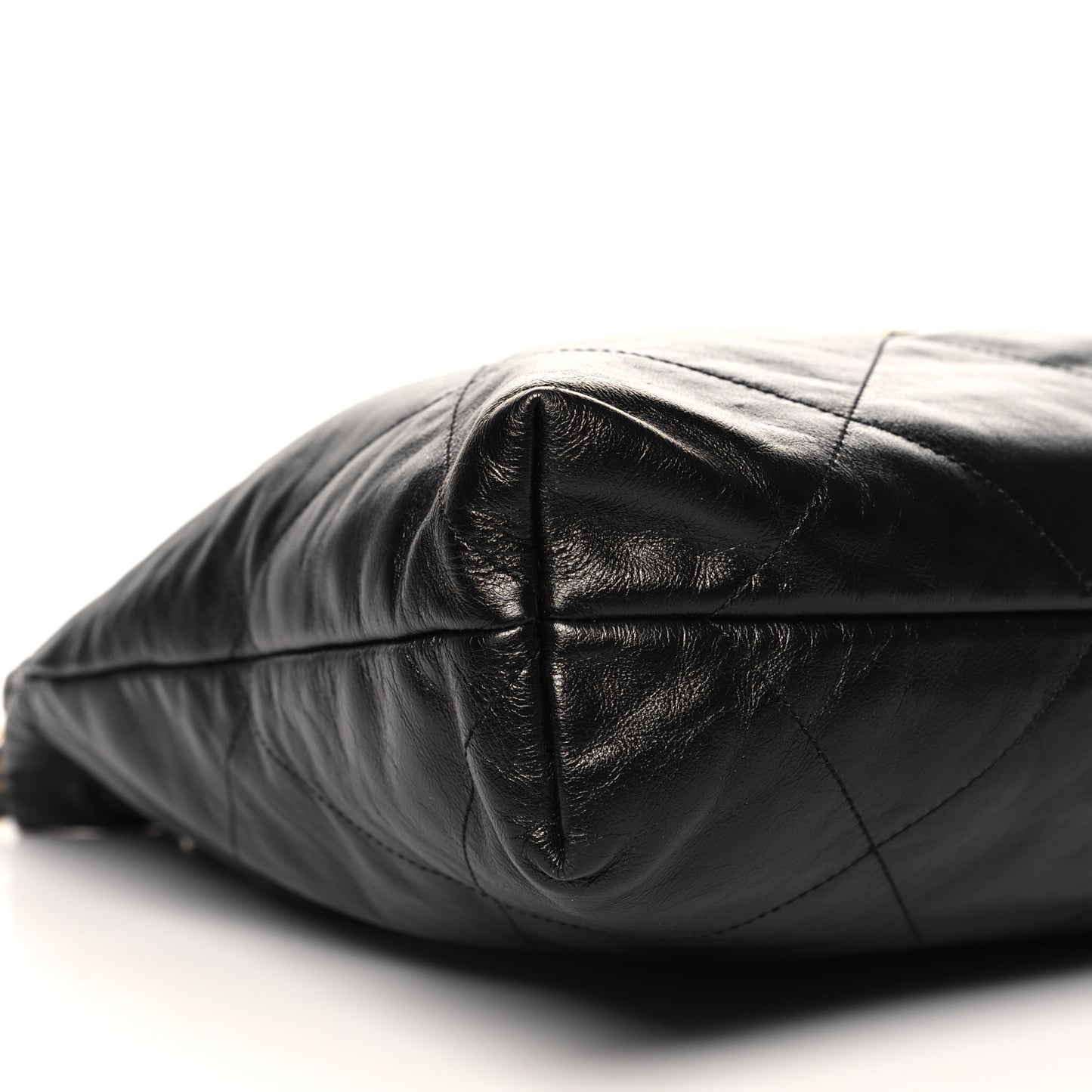 Shiny Calfskin Quilted Chanel 22 Black