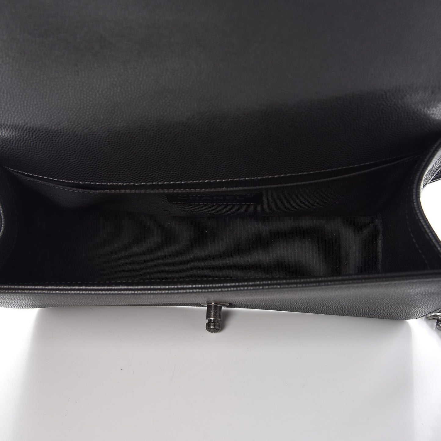 Caviar Quilted Medium Boy Flap Black