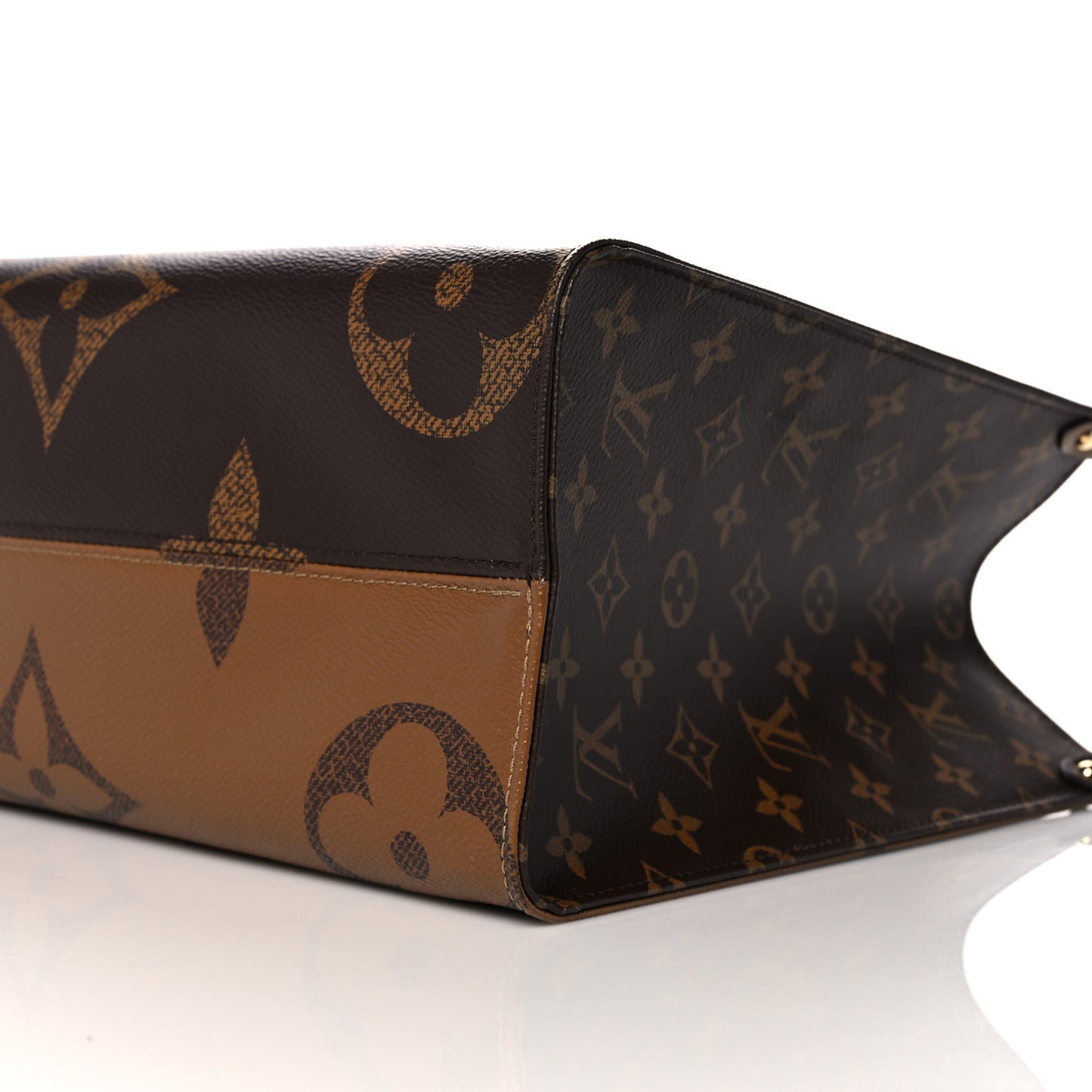 Reverse Monogram Giant Onthego MM