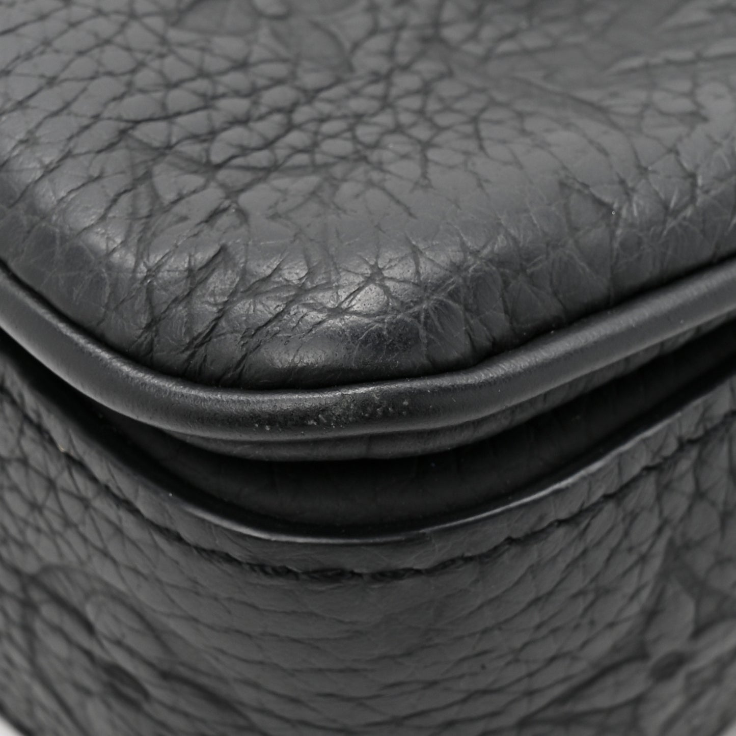 Taurillon Monogram S Lock Wearable Wallet Black