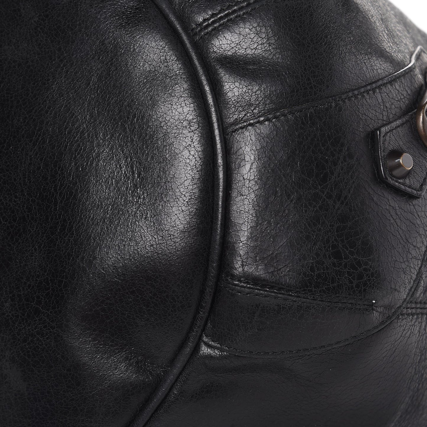 Agneau Classic Hardware Pompon Black