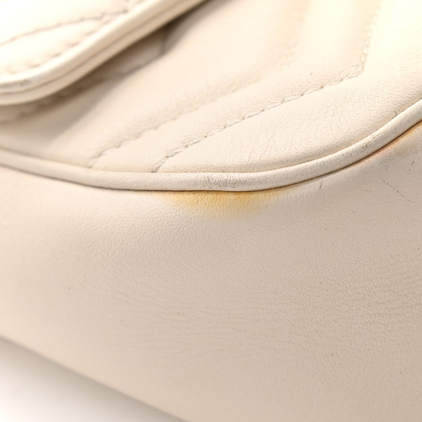 Calfskin Matelasse Super Mini GG Marmont Shoulder Bag White