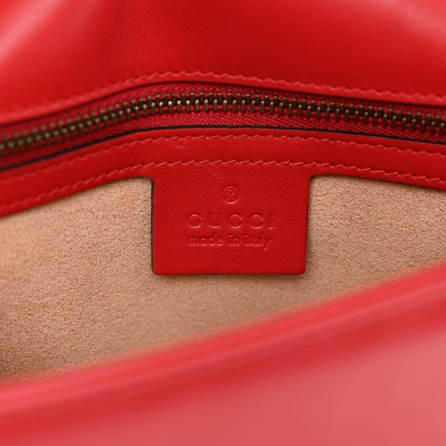 Calfskin Matelasse Small GG Marmont Shoulder Bag Hibiscus Red