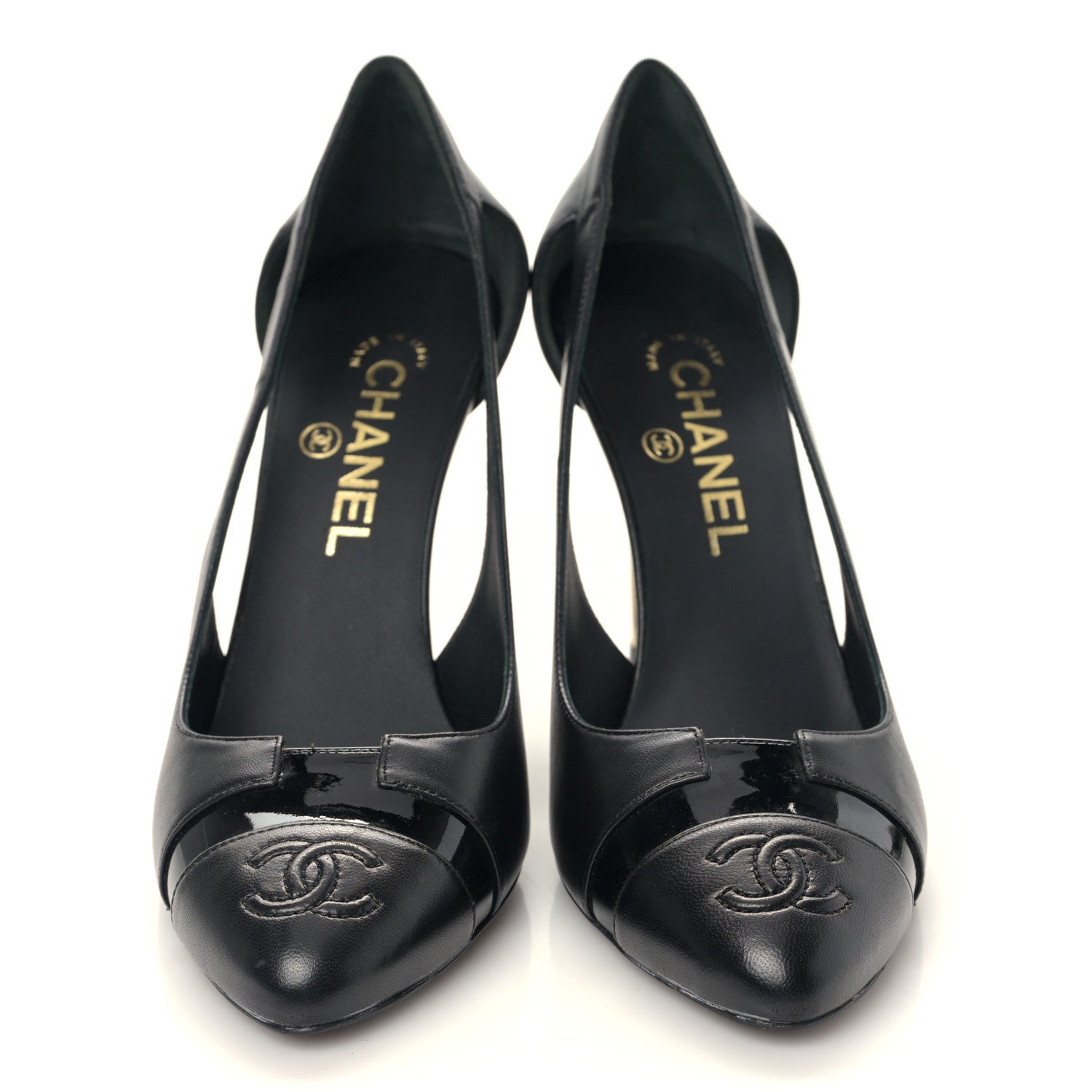 CHANEL ブラック エナメル ヒール EU 38.5 Chanel Lambskin Patent Calfskin Cap Toe CC Pumps 38.5 Black