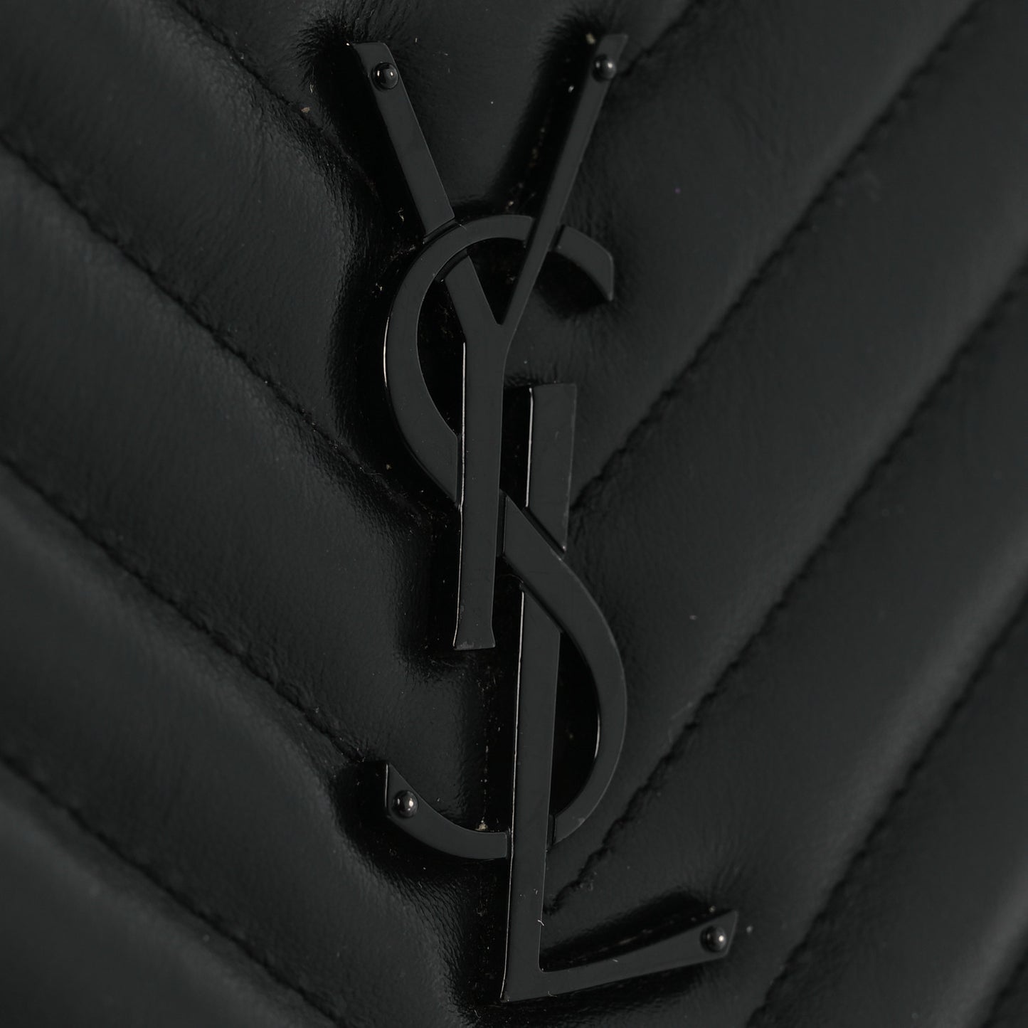 Calfskin Matelasse Chevron Round Vinyle Camera Bag Black