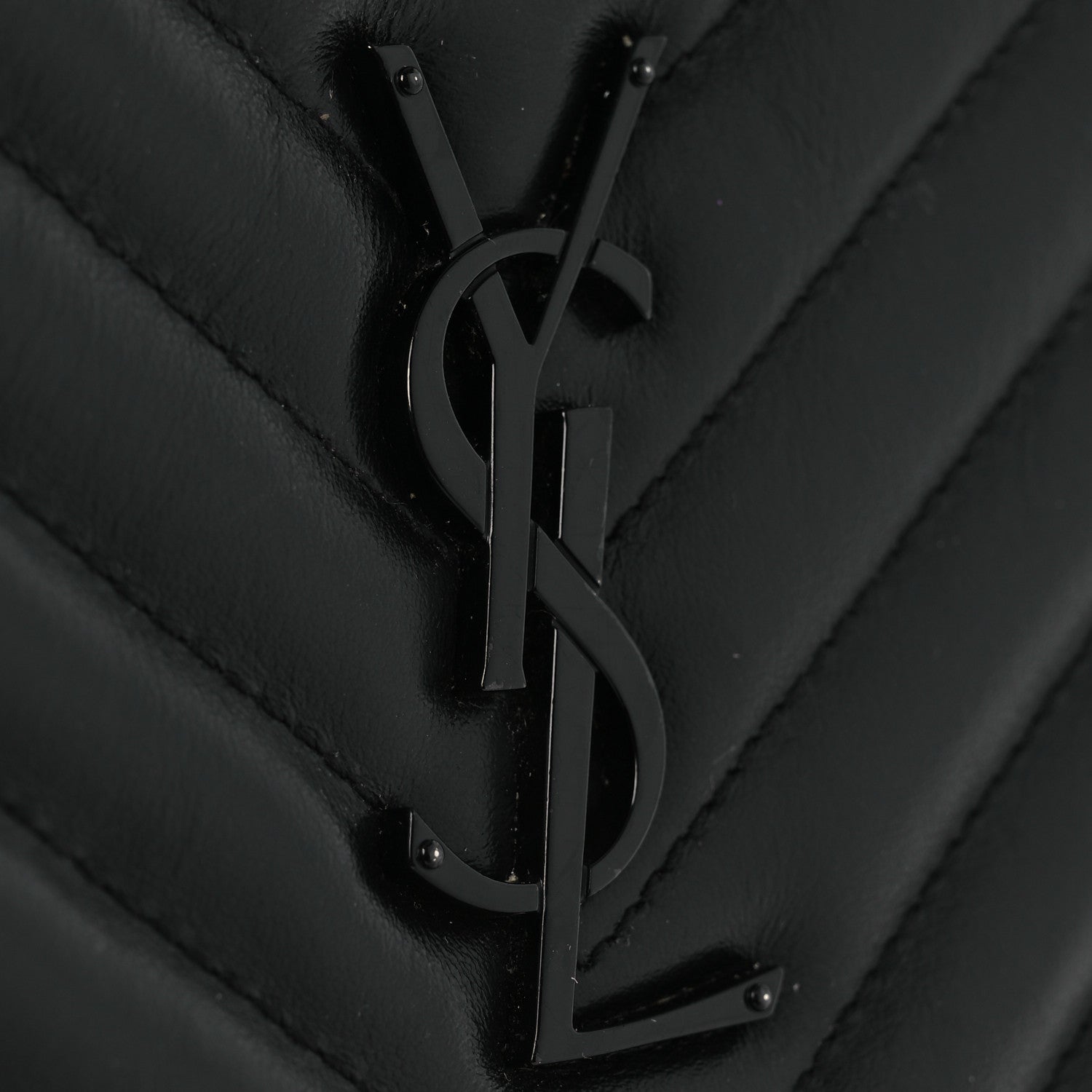 Saint Laurent Calfskin Matelasse Chevron Round Vinyle Camera Bag Black 13 of 13