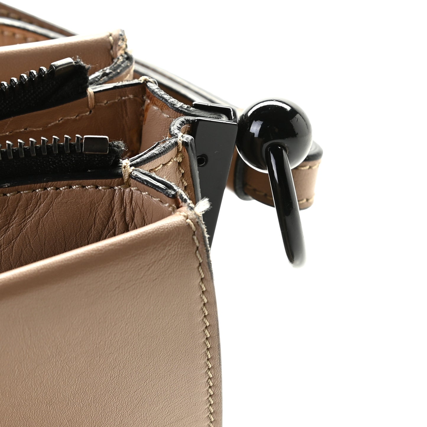 Grained Calfskin Passage Messenger Black Beige