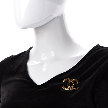 Chanel Metal Paris Button CC Large Brooch Gold 2 of 4