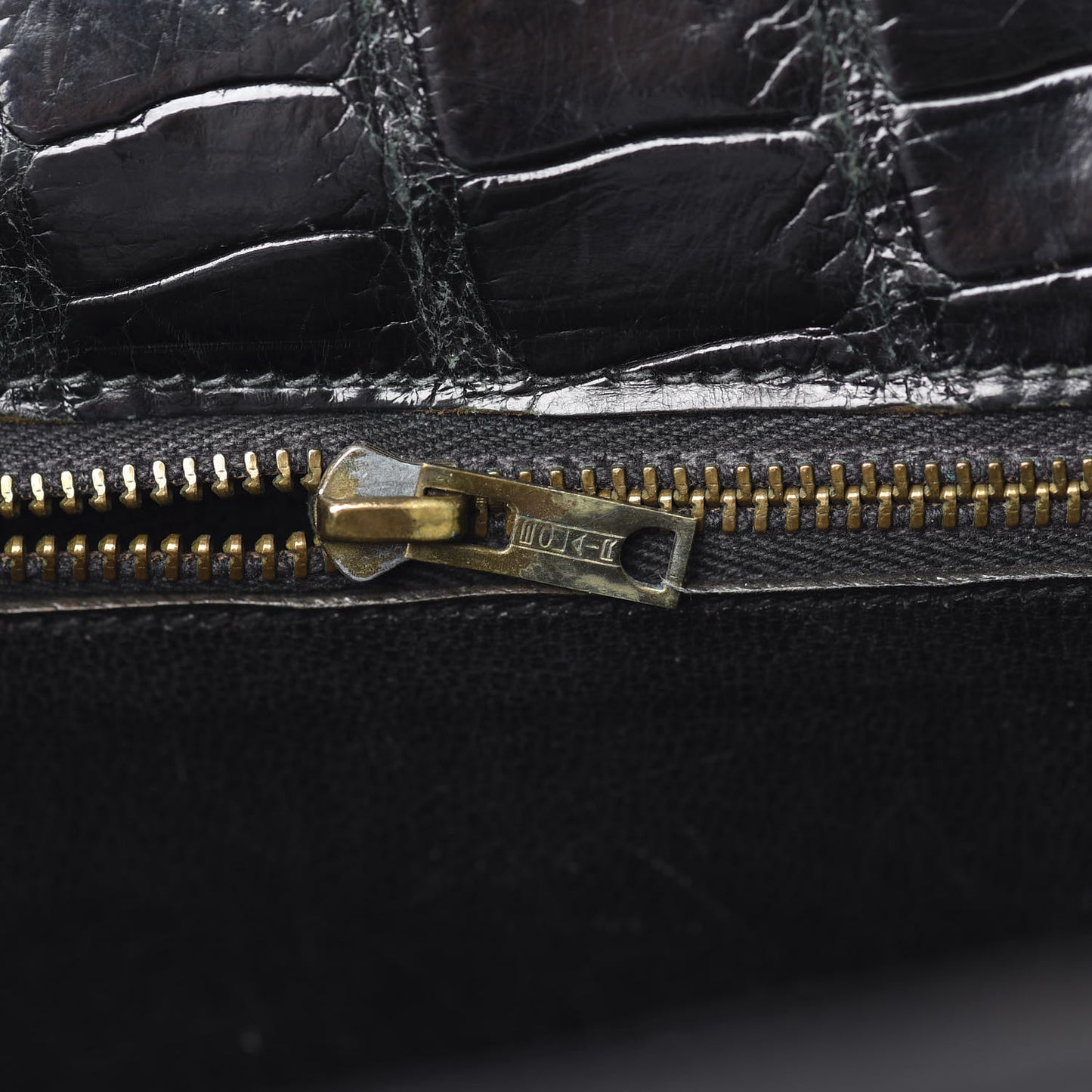 Shiny Porosus Crocodile Kelly Sellier 32 Black