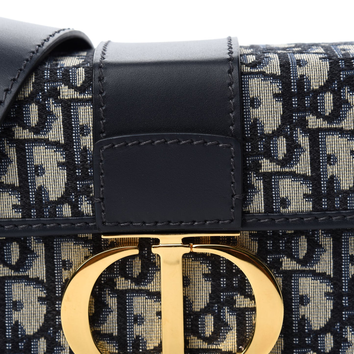 Oblique 30 Montaigne Box Bag Blue