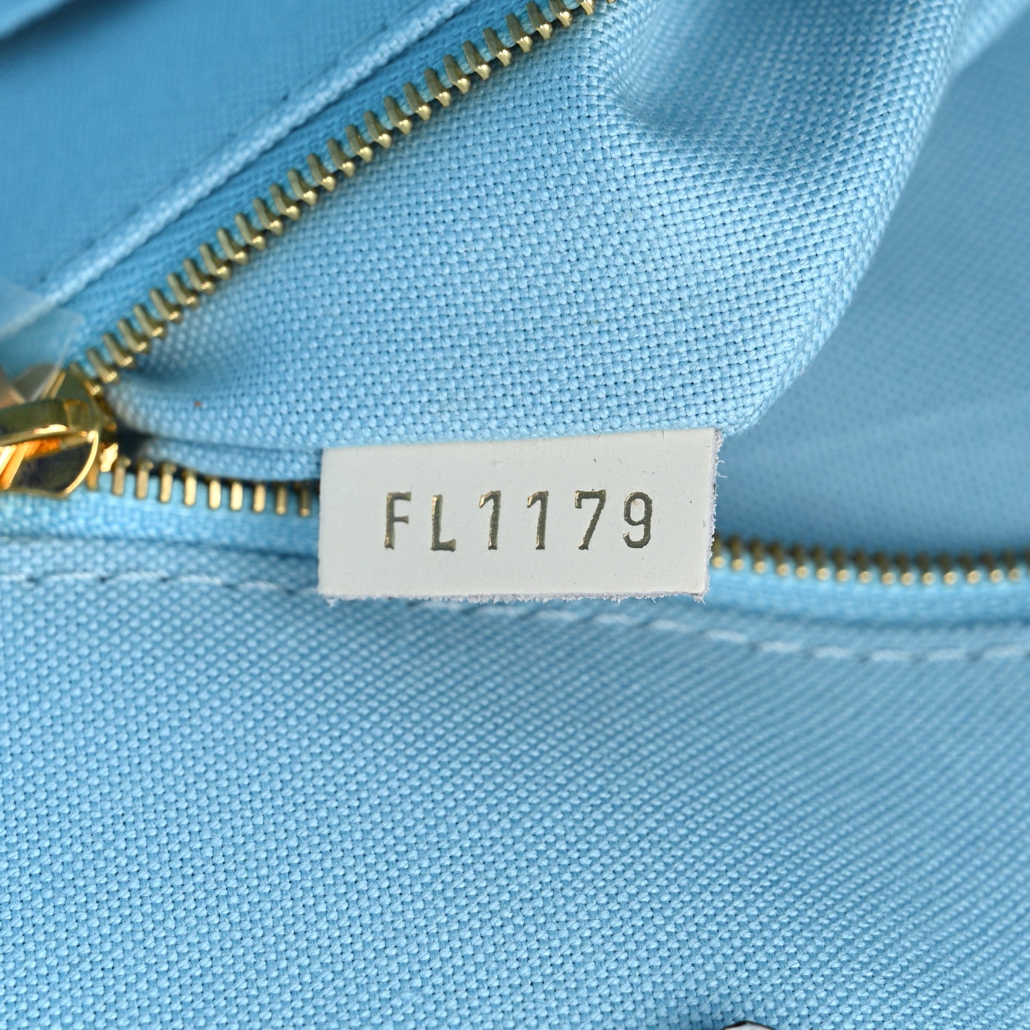 Louis Vuitton Monogram Giant Hawaii Onthego Blue 7 of 11