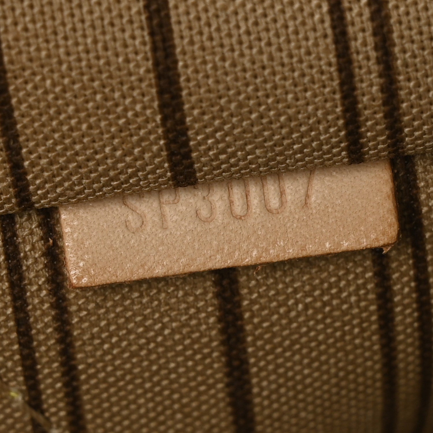 Louis Vuitton Monogram Neverfull GM 6 of 9