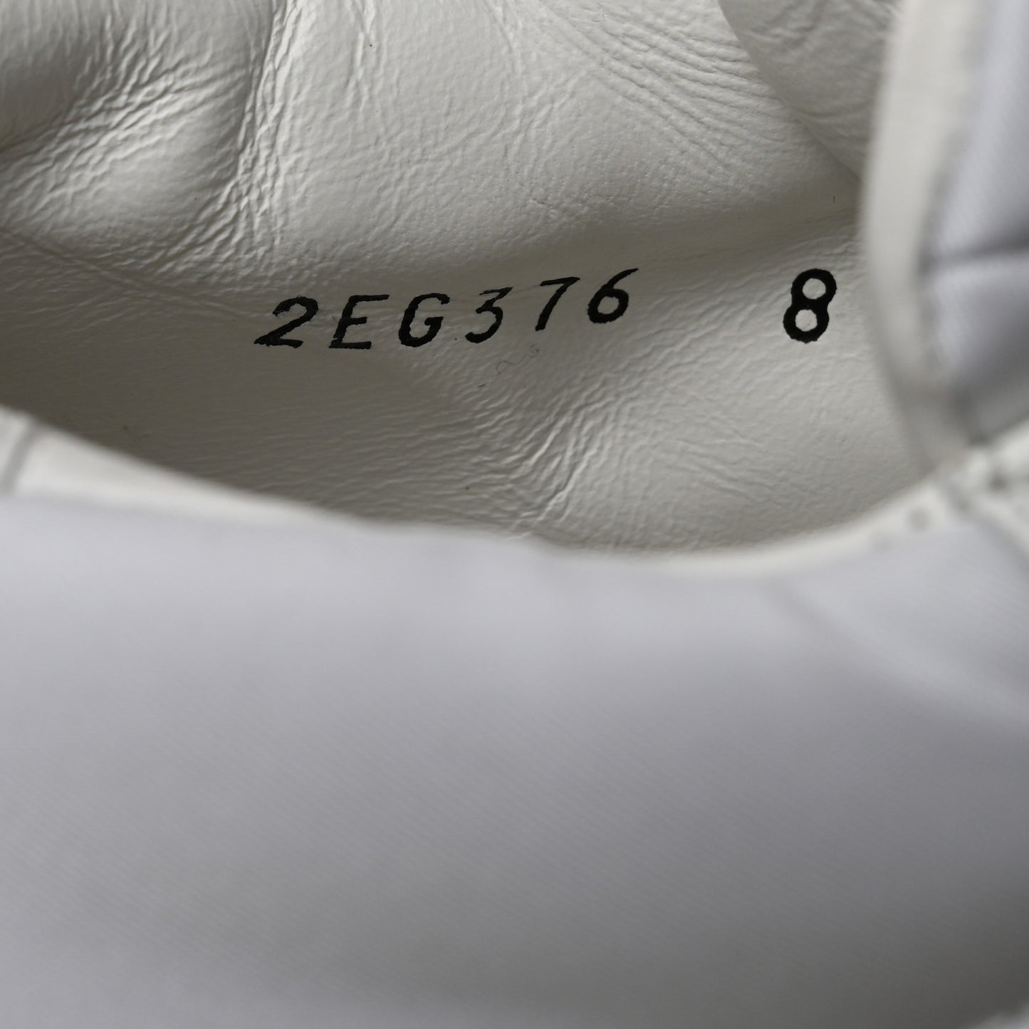 Re-Nylon Spazzolato Rubber Triangle Logo Macro Quilted Mens 35mm Platform Sneakers 8 White