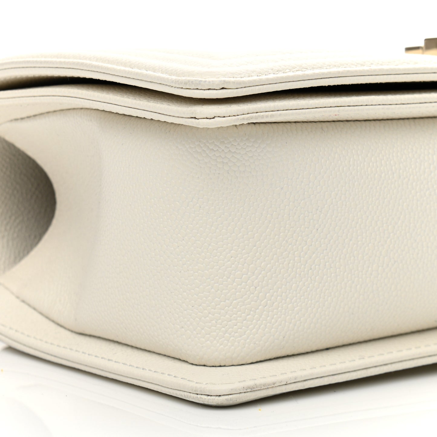 Caviar Quilted Medium Boy Flap White