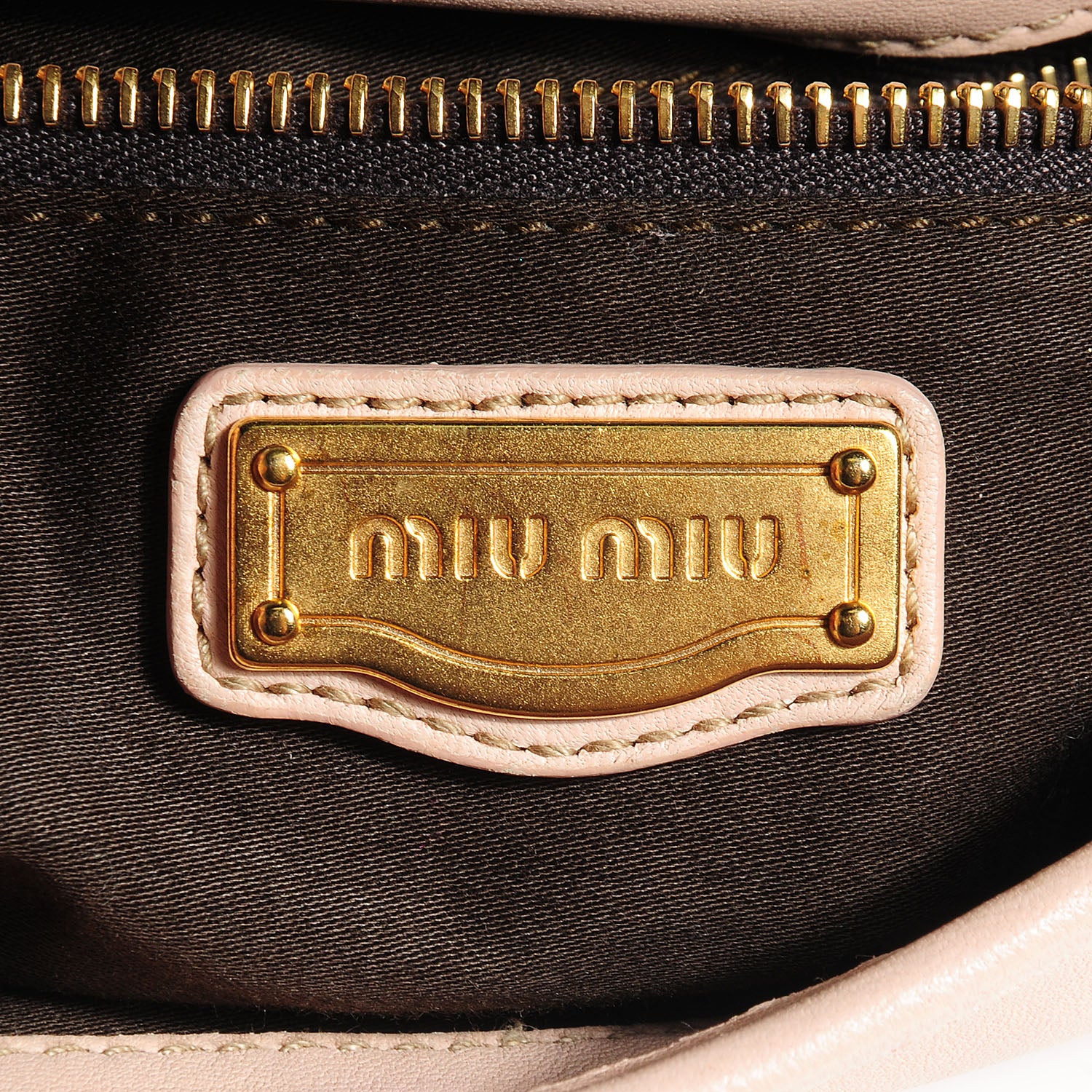 Miu Miu Matelasse Lux Nappa Coffer Hobo Cipria 7 of 10