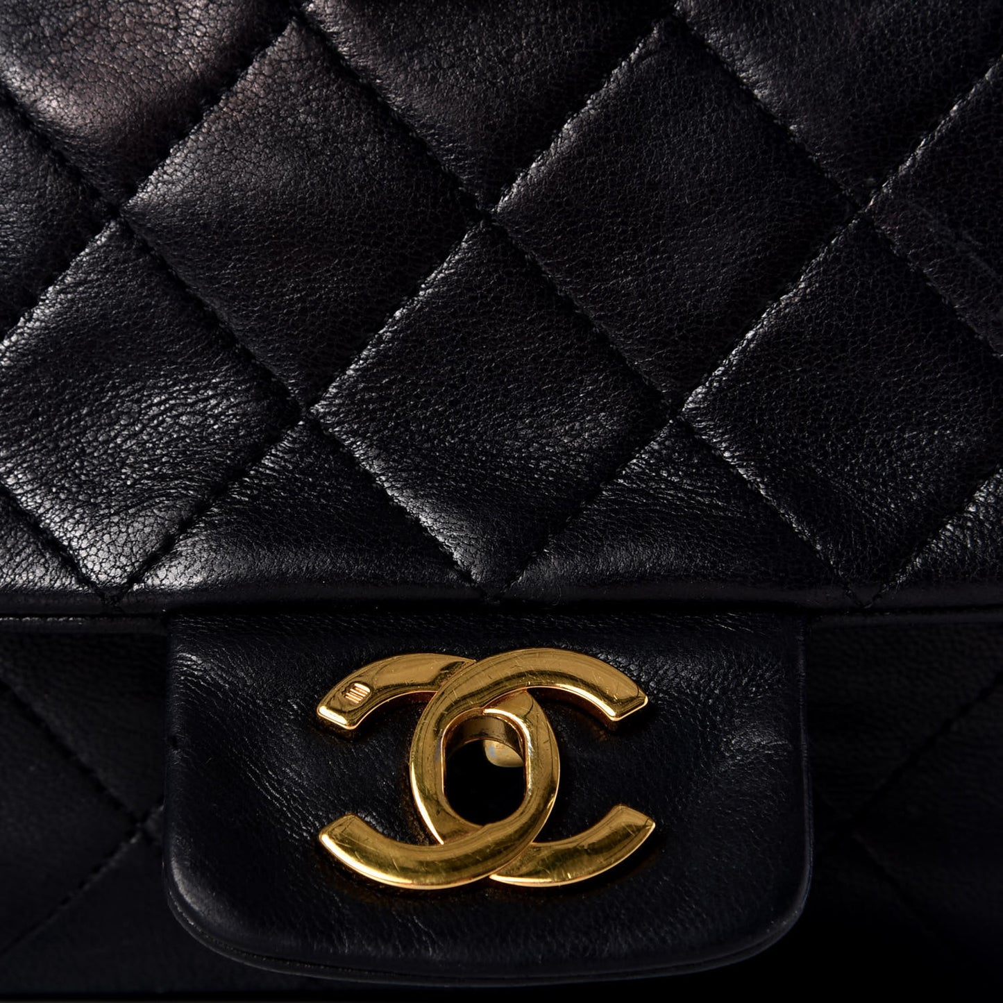 Lambskin Quilted Medium Single Flap Black