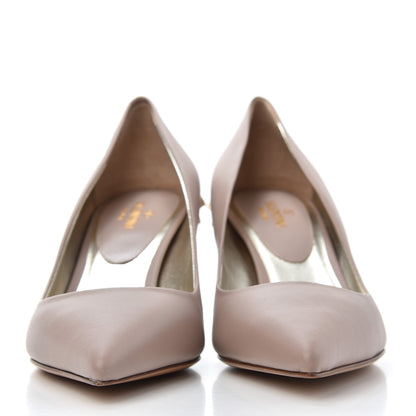 Valentino Garavani Nappa Rockstud Jaw Stud Pumps 37.5 Poudre 2 of 11