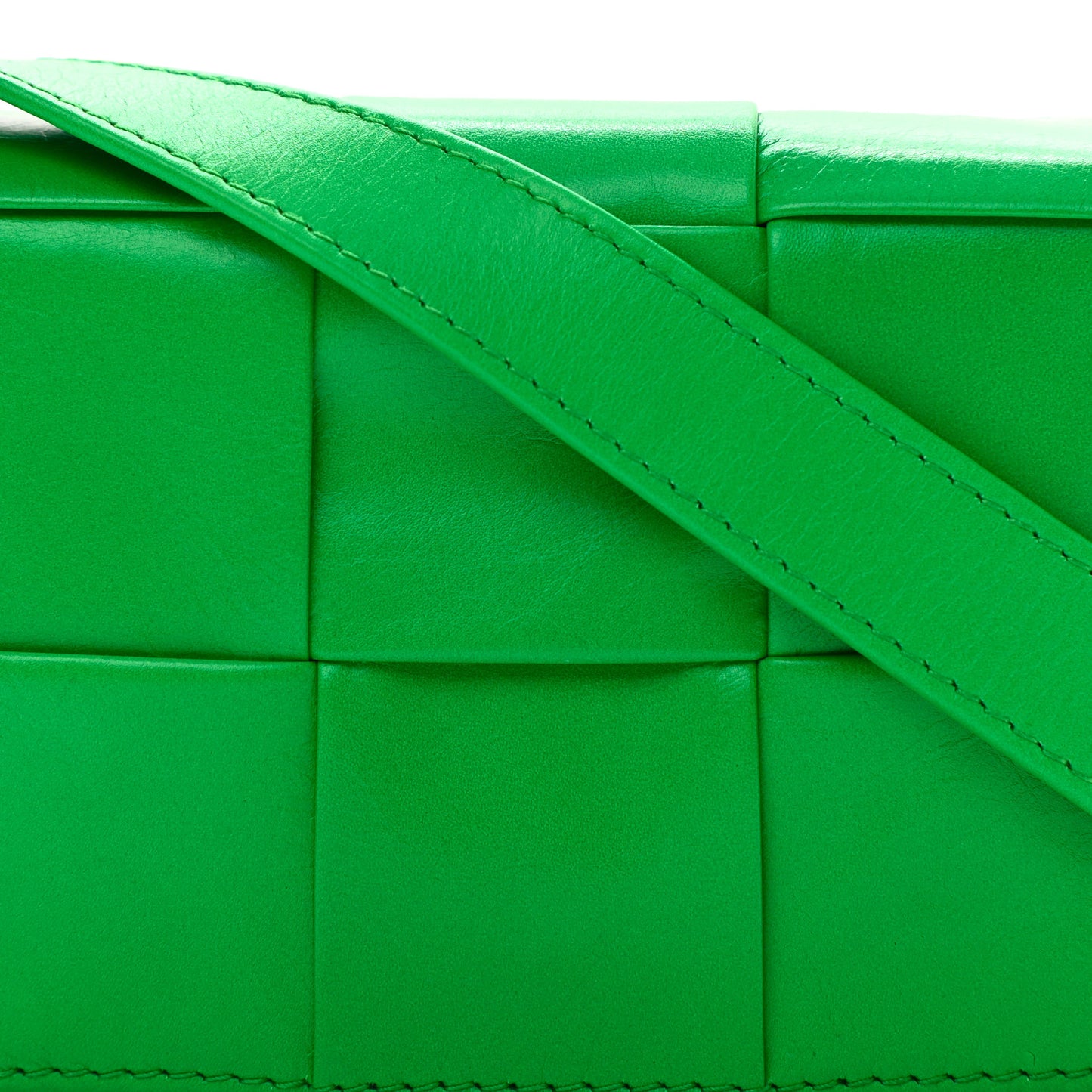 Paper Calfskin Maxi Intreccio Extra Mini Cassette Crossbody Bag Parakeet
