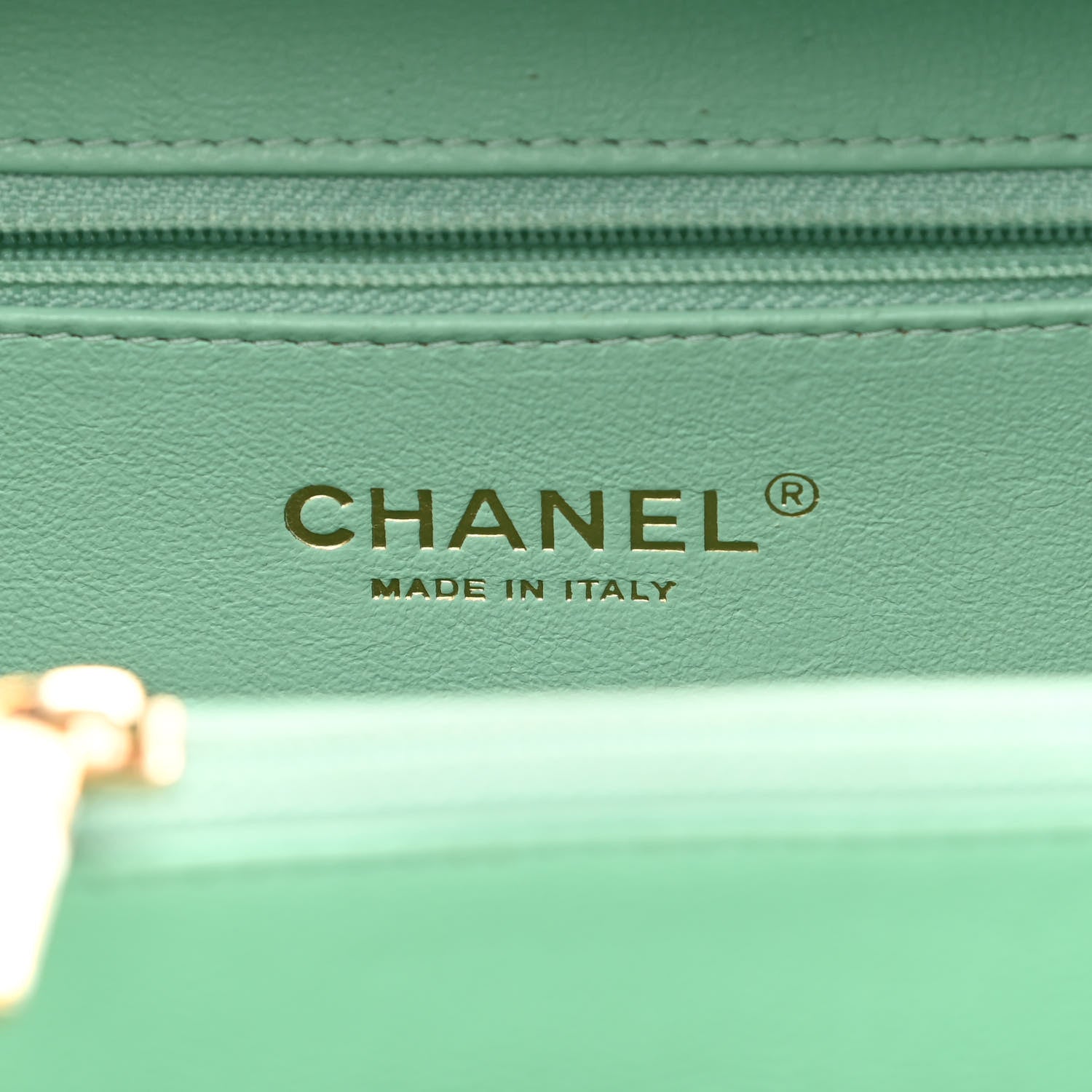 Chanel Caviar Quilted Medium CC Filigree Vanity Case Green 6 of 12