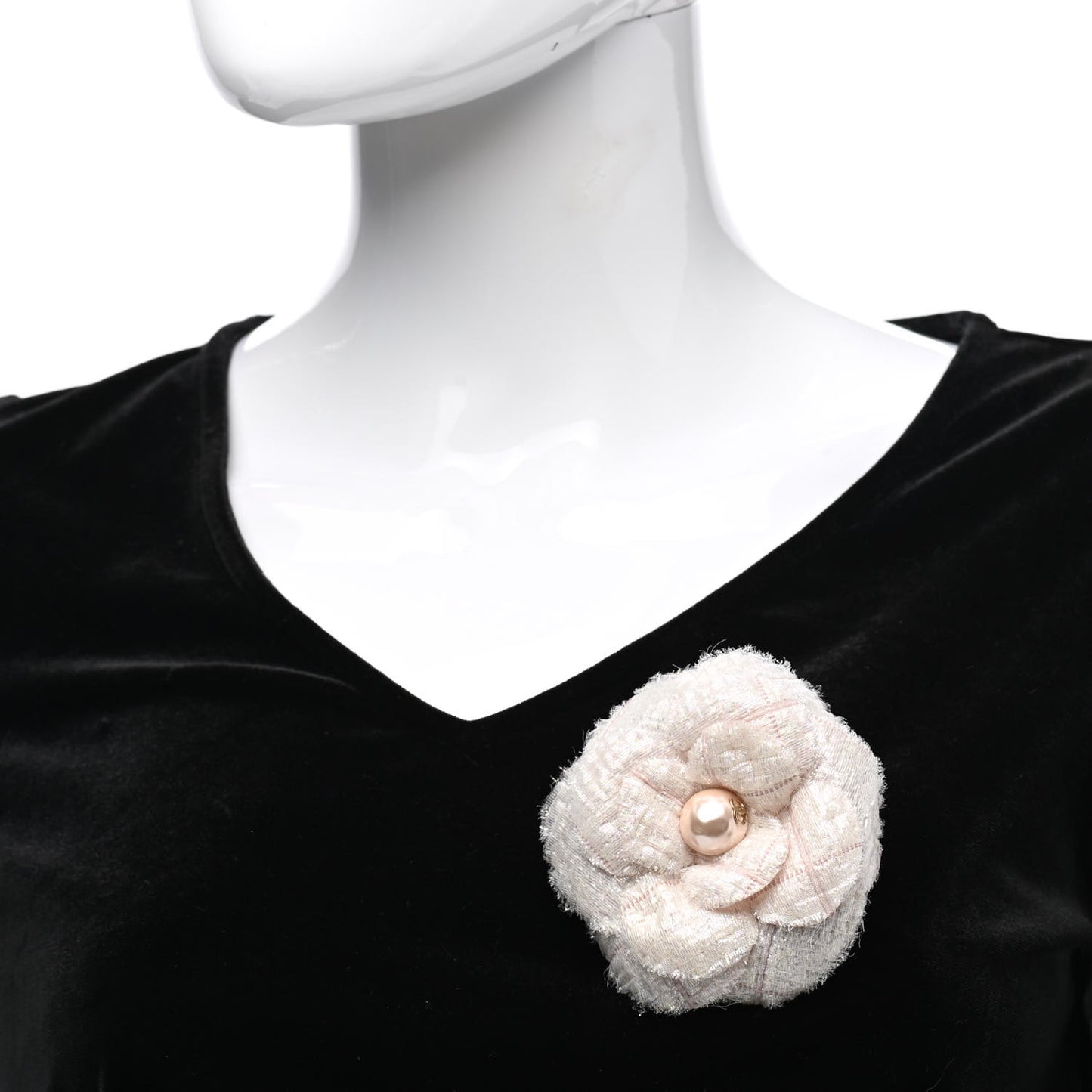 Fantasy Tweed Pearl Camellia Brooch Pink