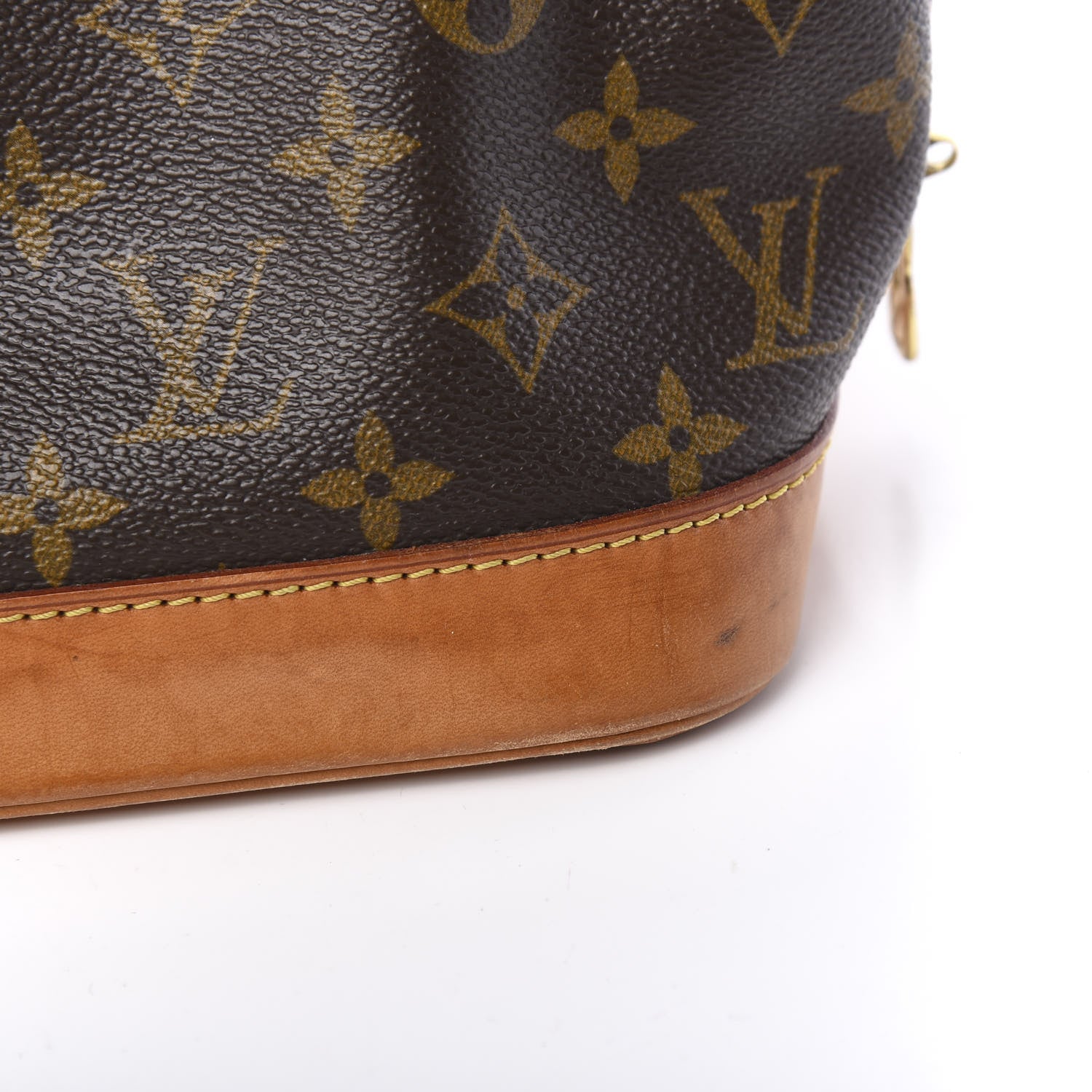 Louis Vuitton Monogram Alma PM 9 of 20