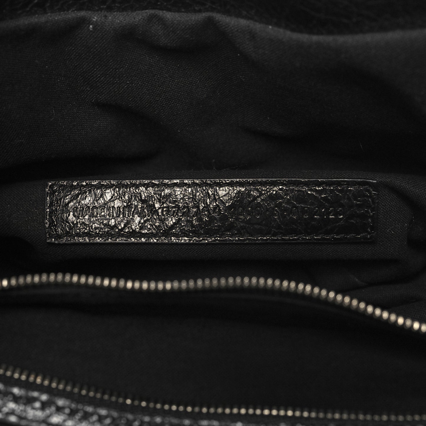 Agneau Arena Medium Le Cagole Shoulder Bag Black