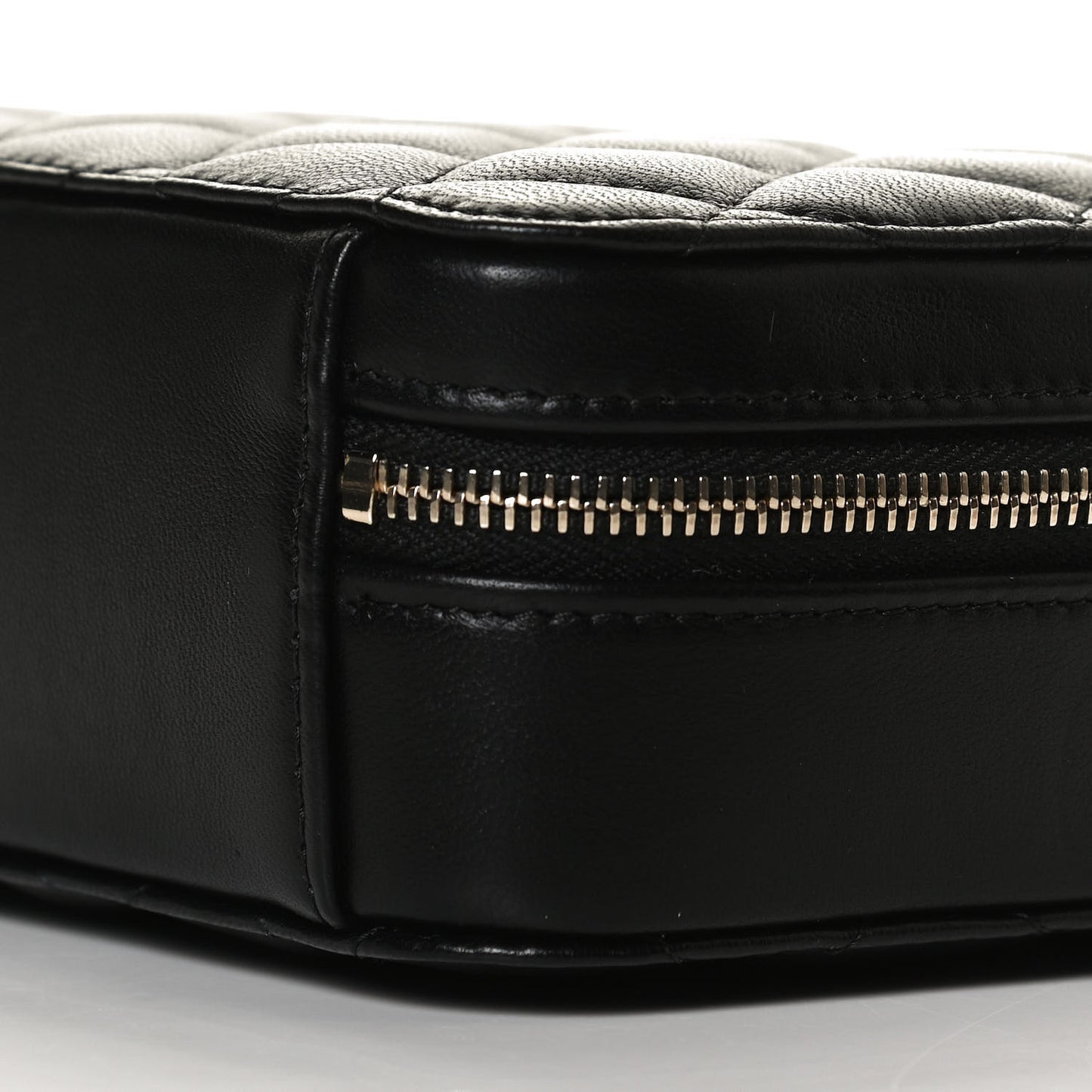 Lambskin Quilted CC Pearl Crush Camera Case Black