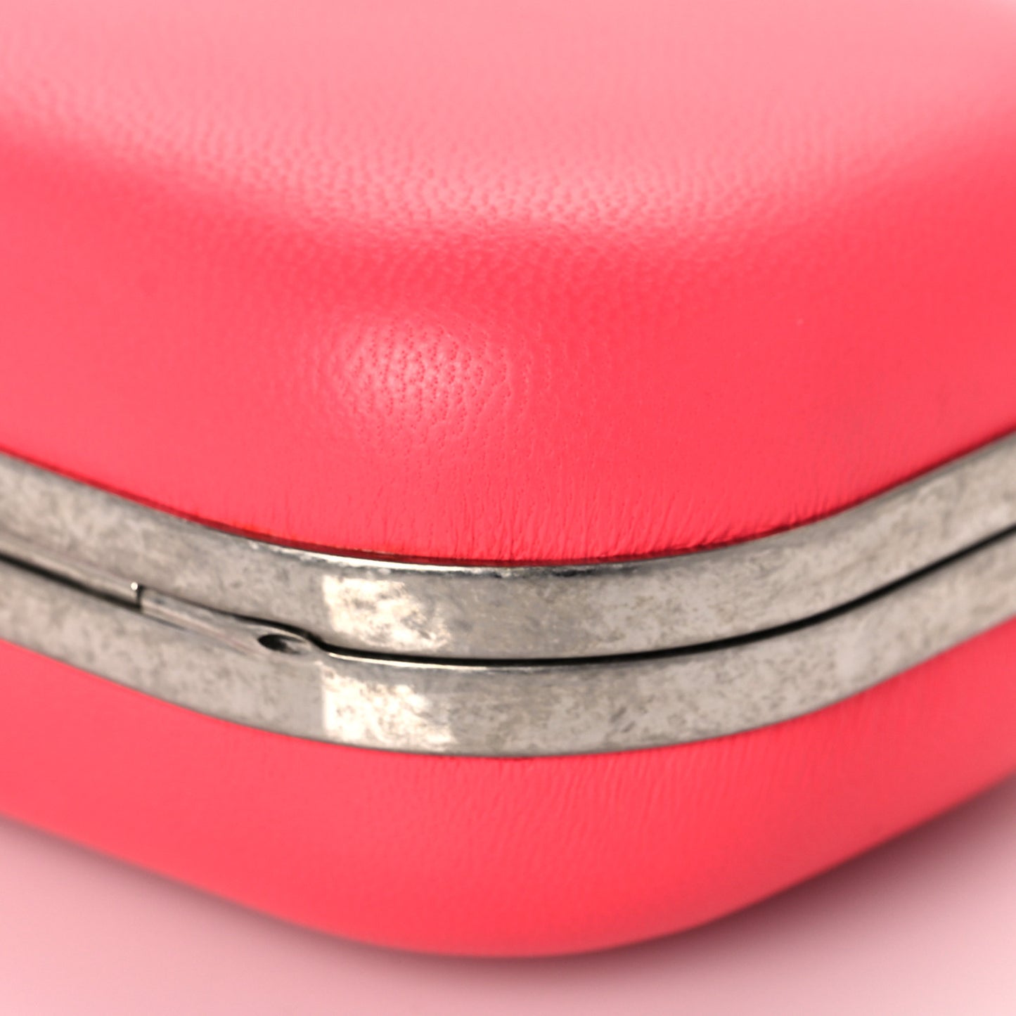 Nappa Skull Knuckle Box Clutch Geranio