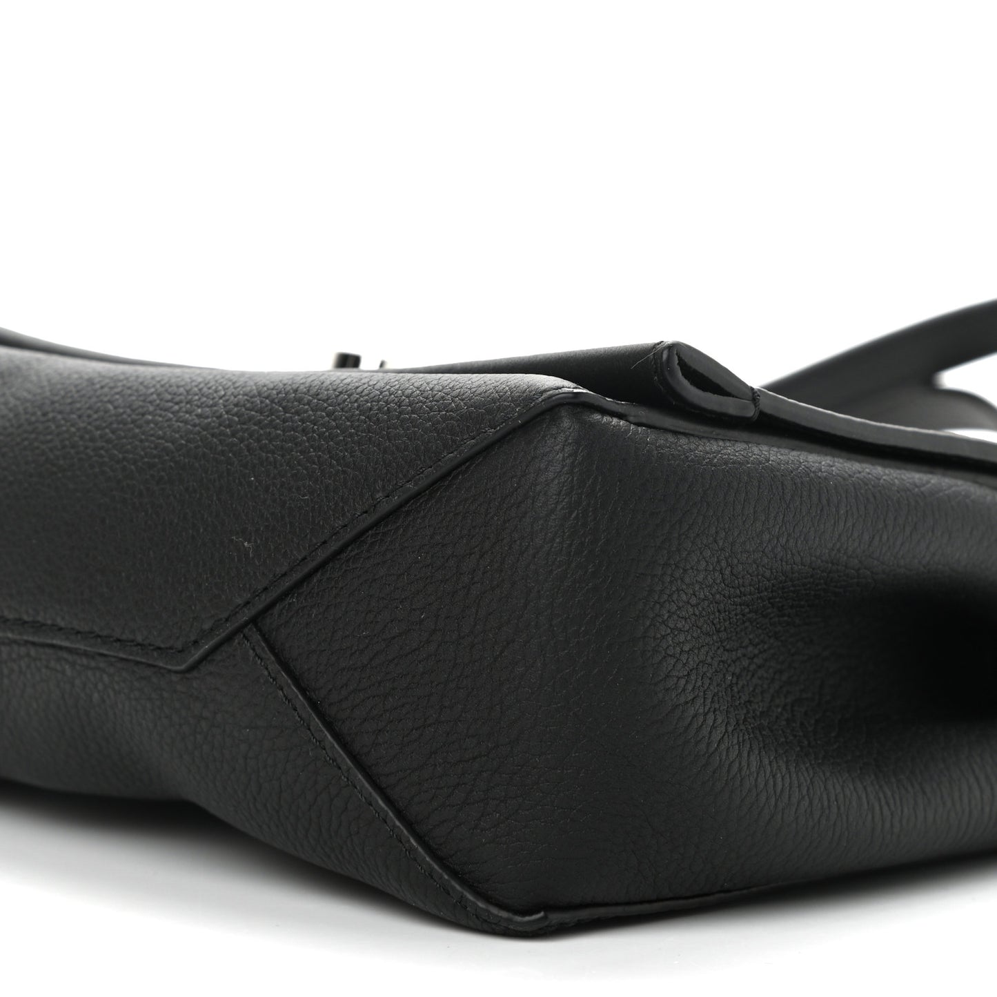 Calfskin Lockme II Chain Bag BB Black